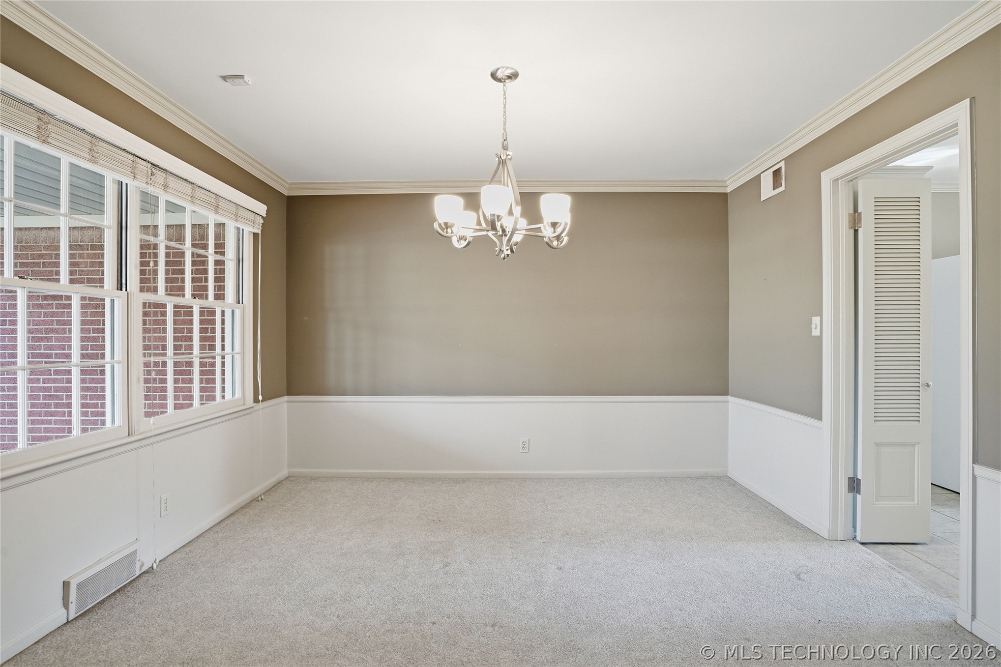 3127 S Lewis Avenue Property Photo 28