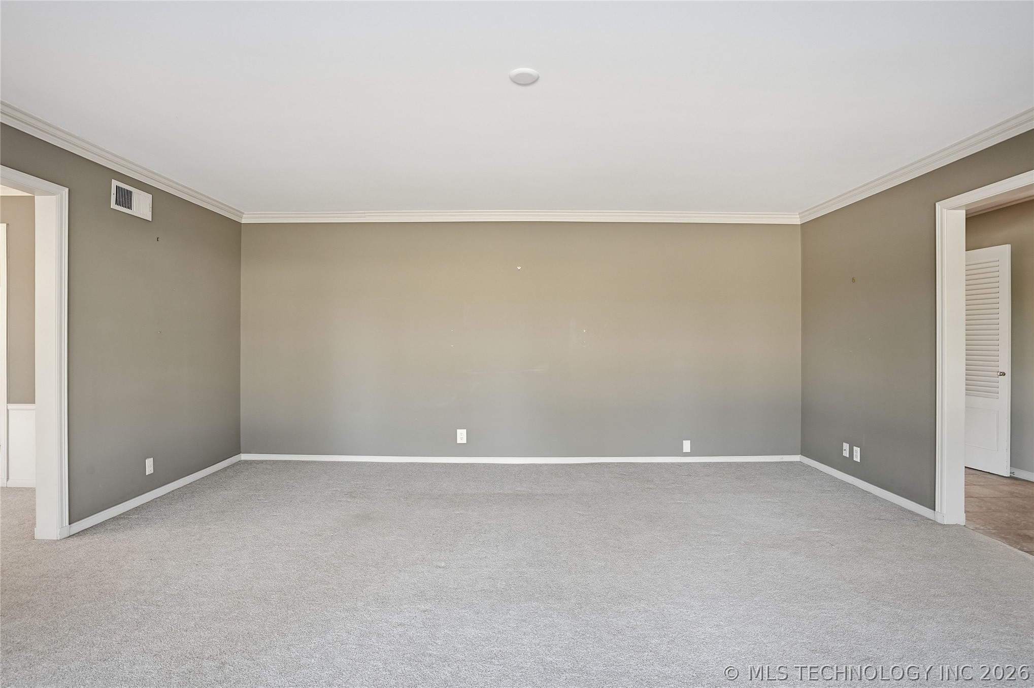 3127 S Lewis Avenue Property Photo 45