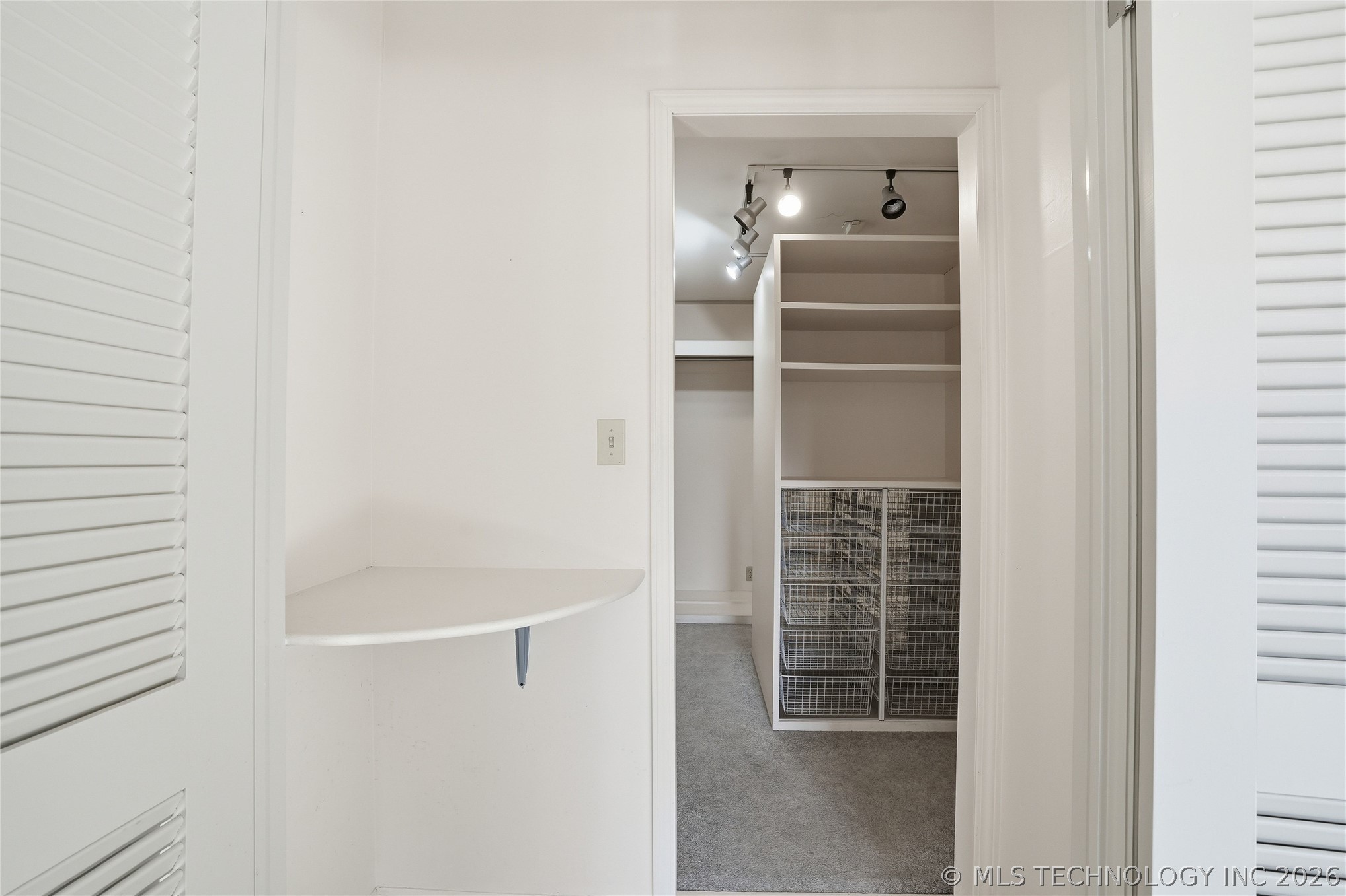 3127 S Lewis Avenue Property Photo 56