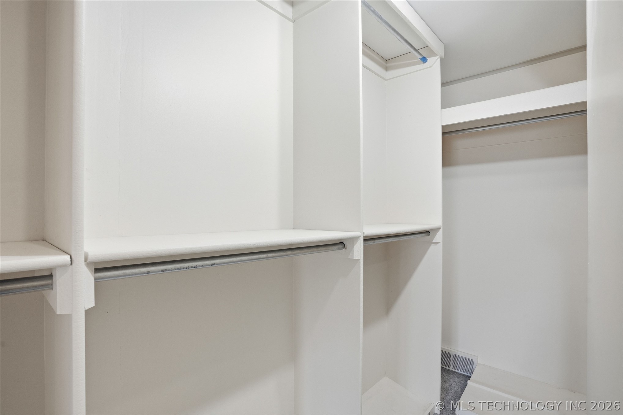 3127 S Lewis Avenue Property Photo 62