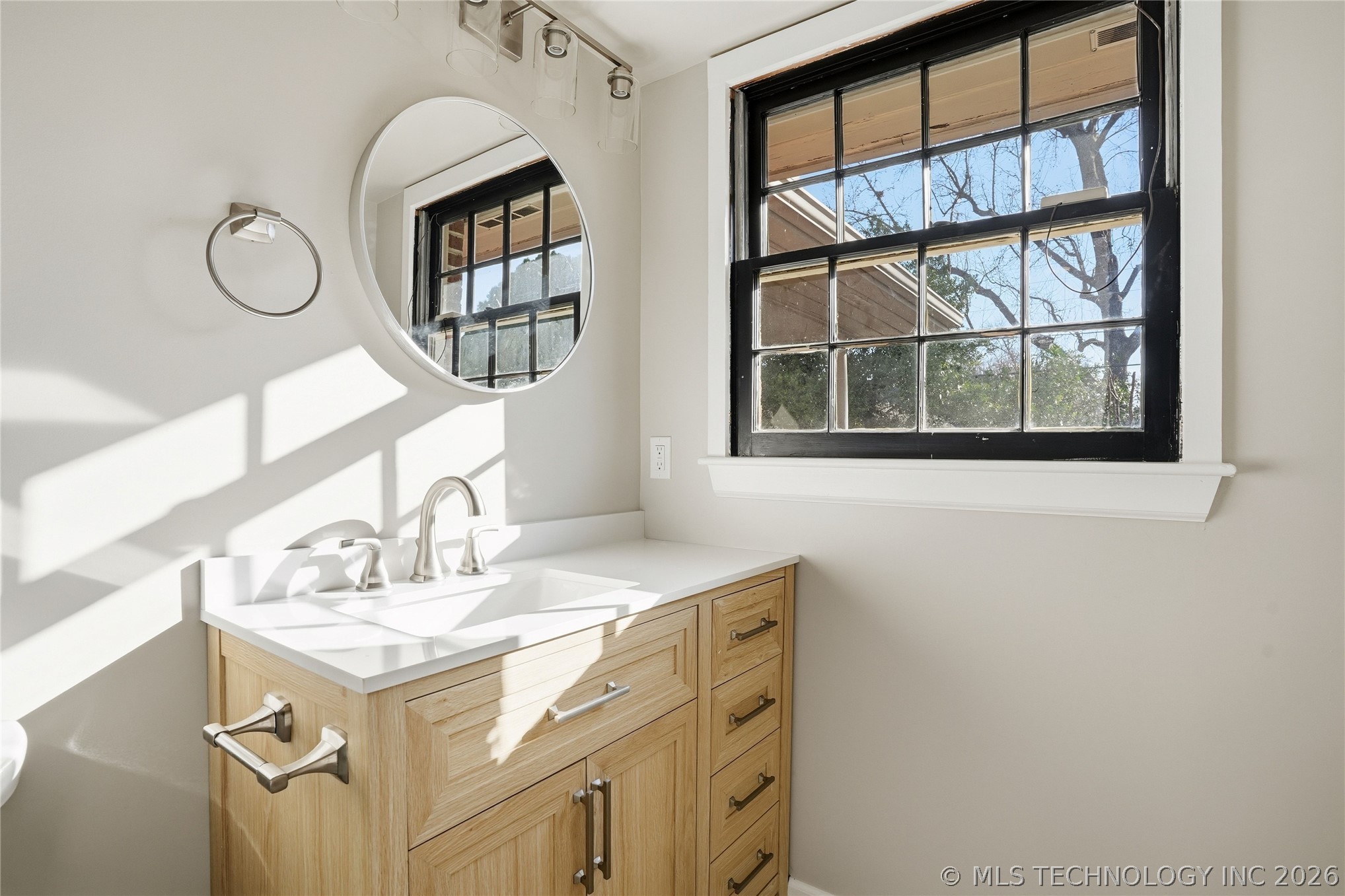 3127 S Lewis Avenue Property Photo 67
