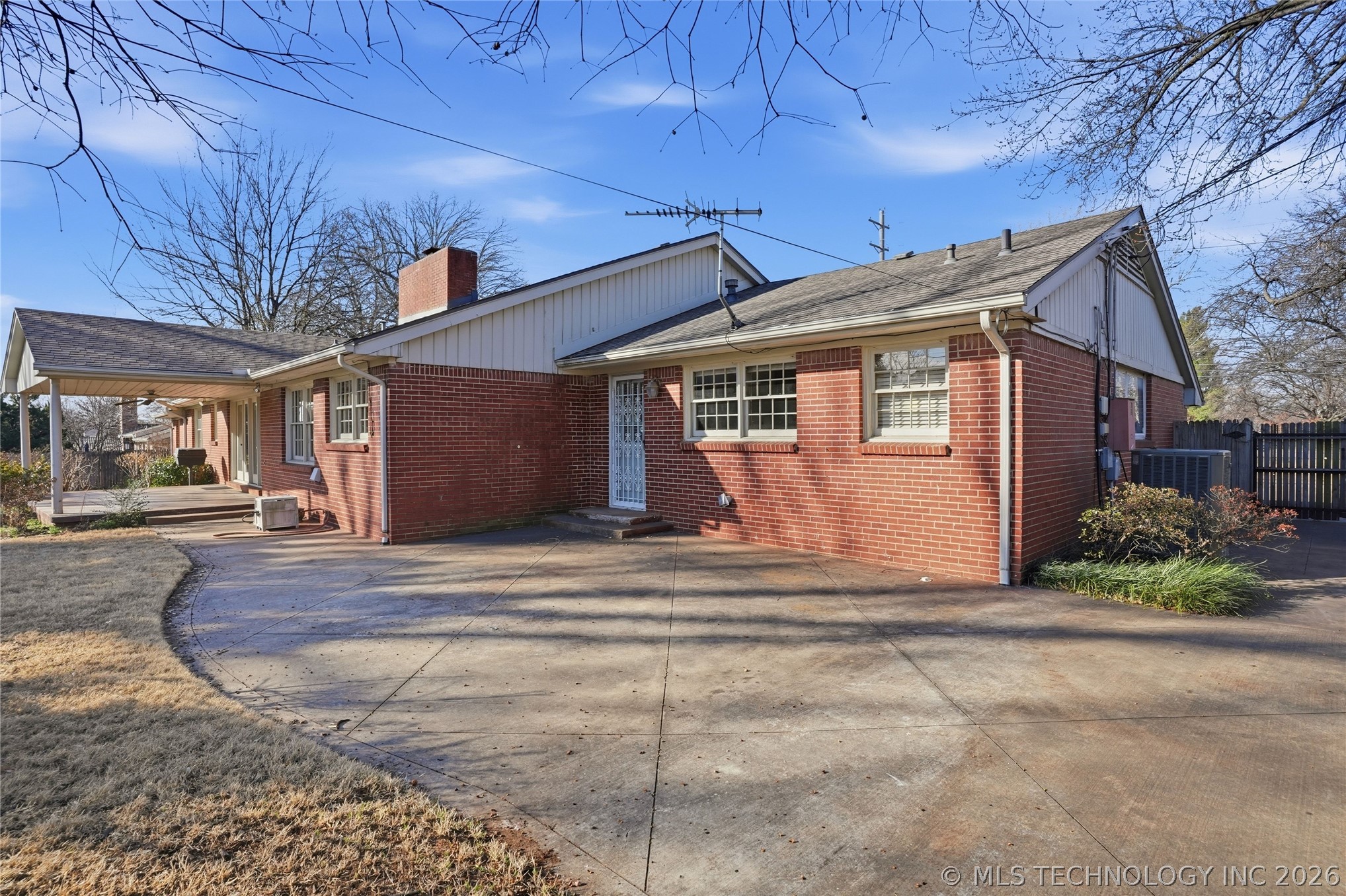 3127 S Lewis Avenue Property Photo 82