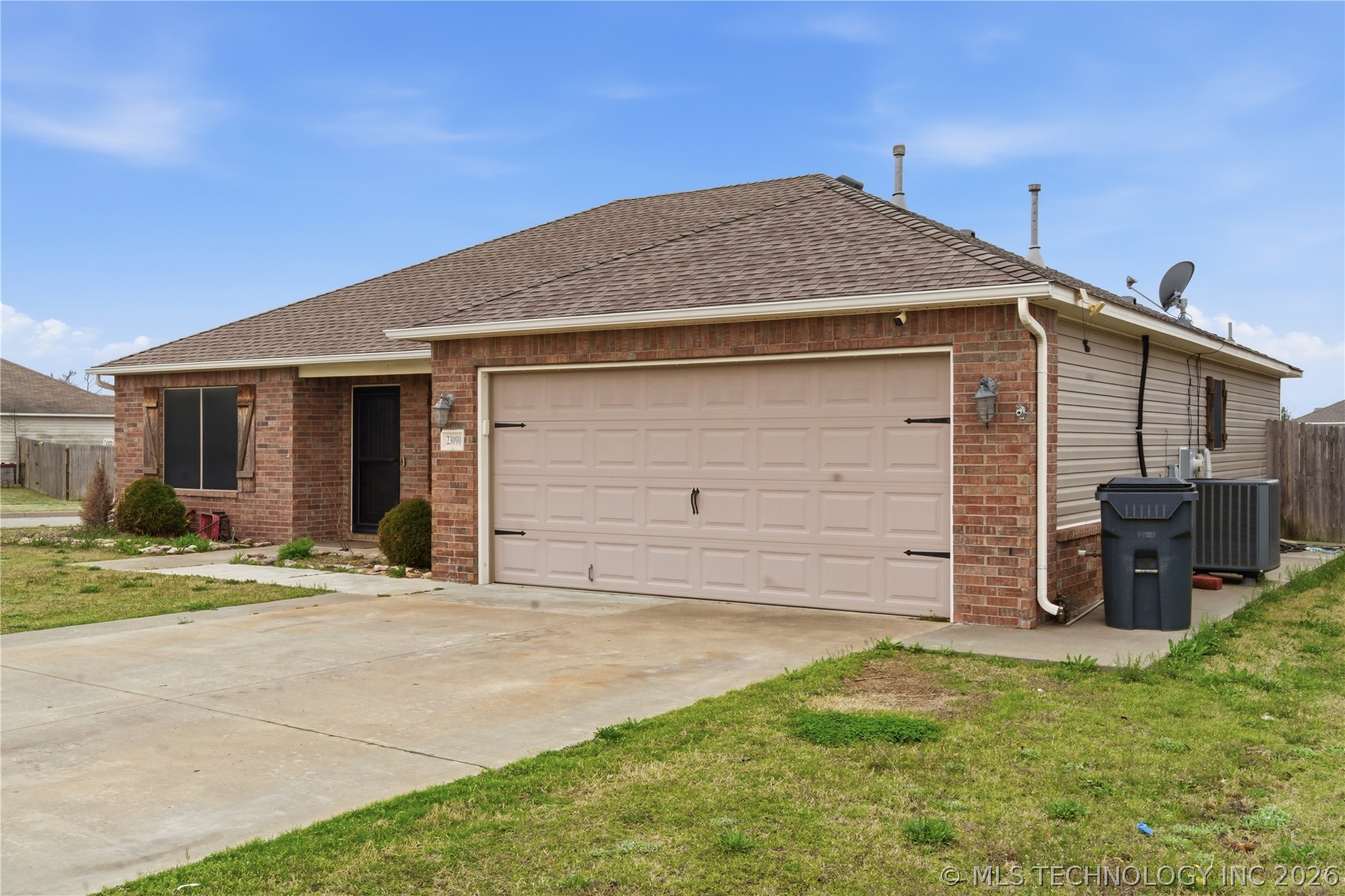 23090 S Jewell Drive Property Photo 2
