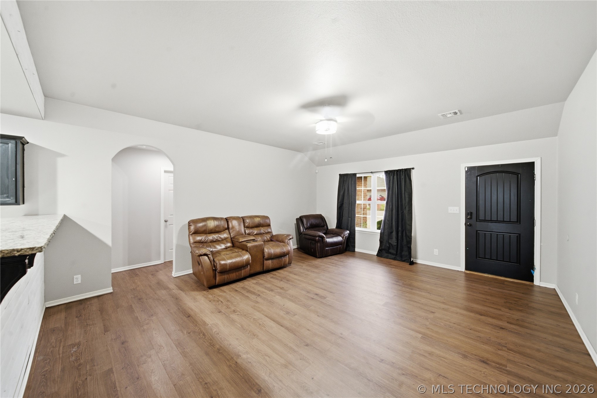23090 S Jewell Drive Property Photo 8