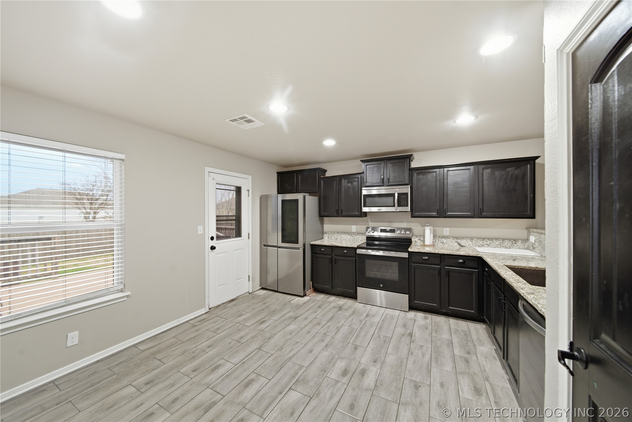 23090 S Jewell Drive Property Photo 11