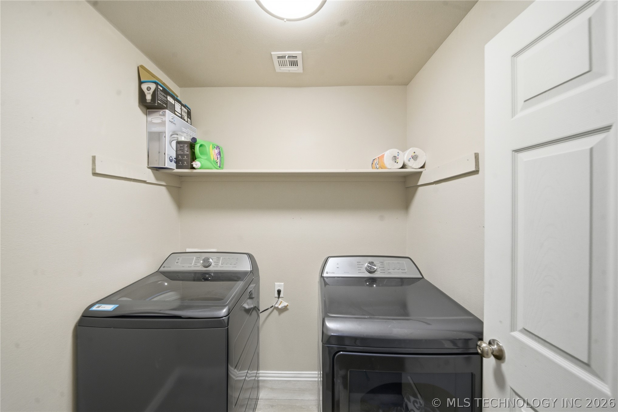 23090 S Jewell Drive Property Photo 13