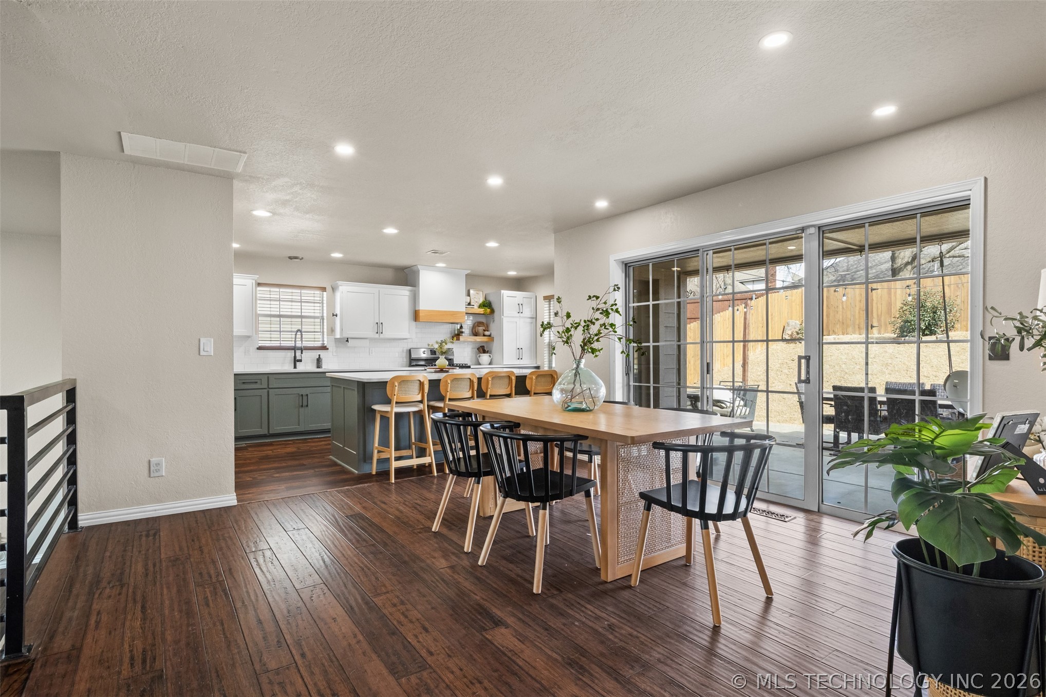 7725 S Granite Avenue Property Photo 10