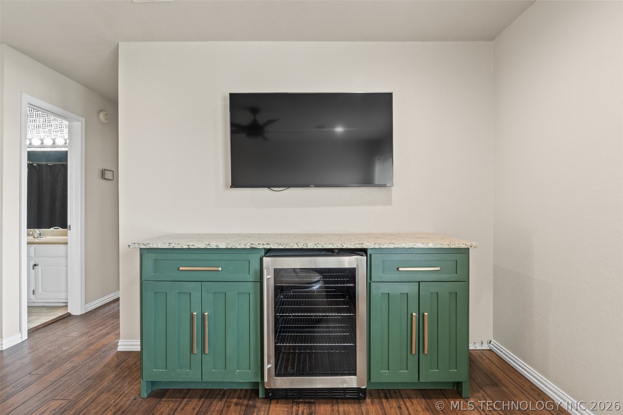 7725 S Granite Avenue Property Photo 32