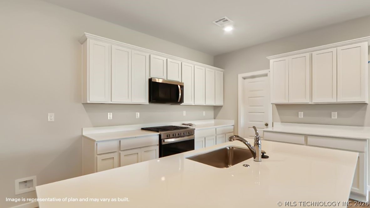 13504 S 99th East Avenue Property Photo 6