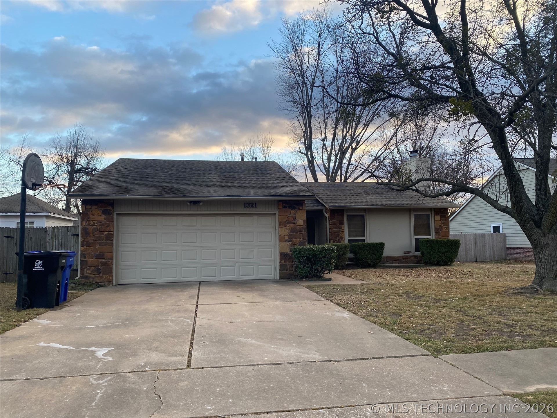 1321 W Quantico Place Property Photo 1