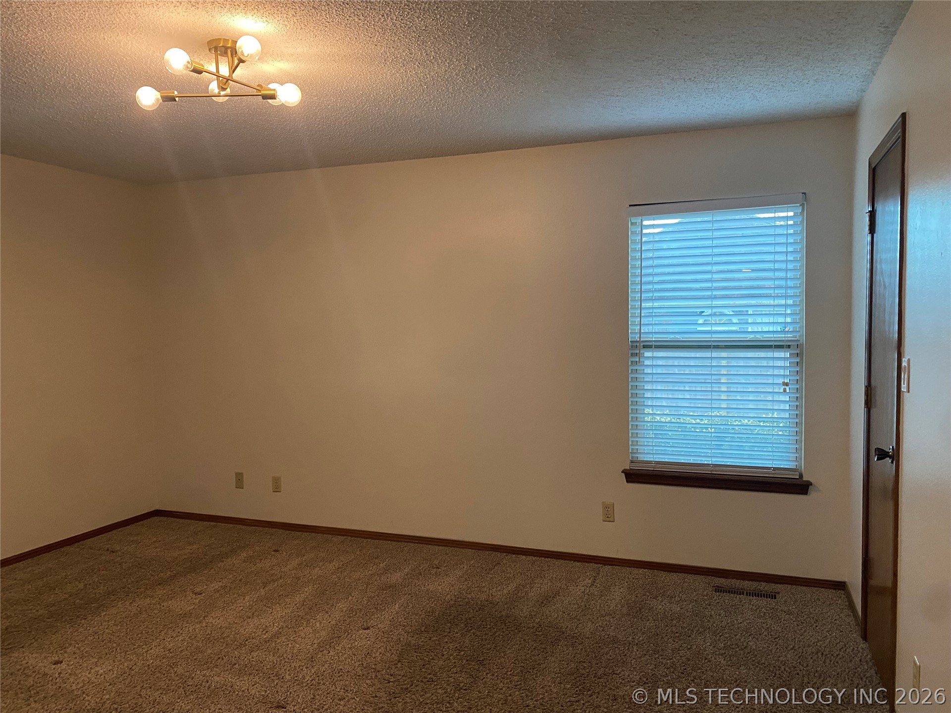 1321 W Quantico Place Property Photo 13