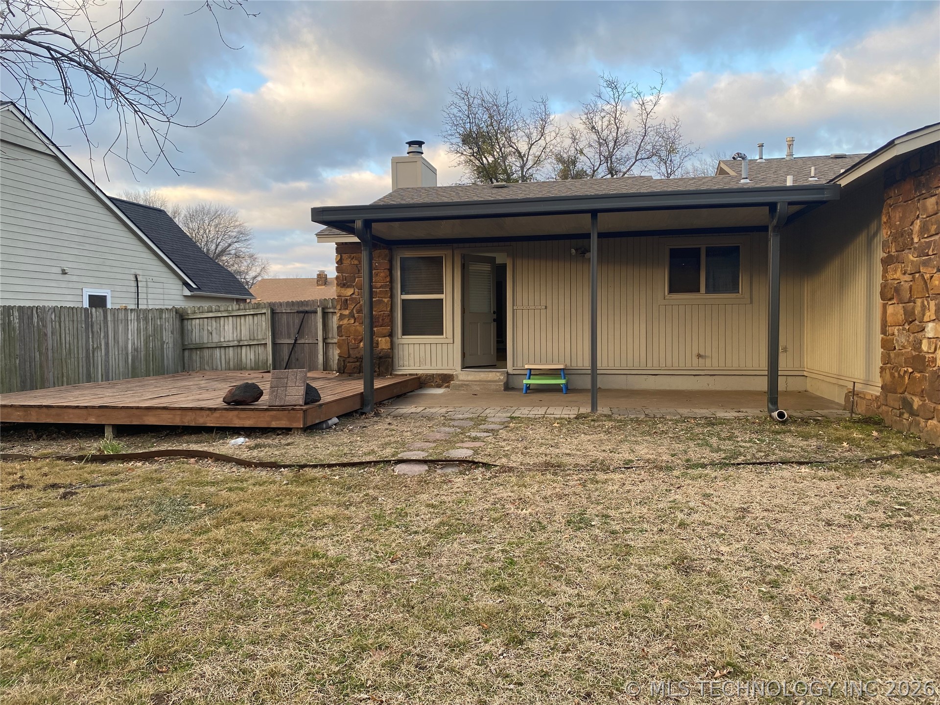 1321 W Quantico Place Property Photo 18