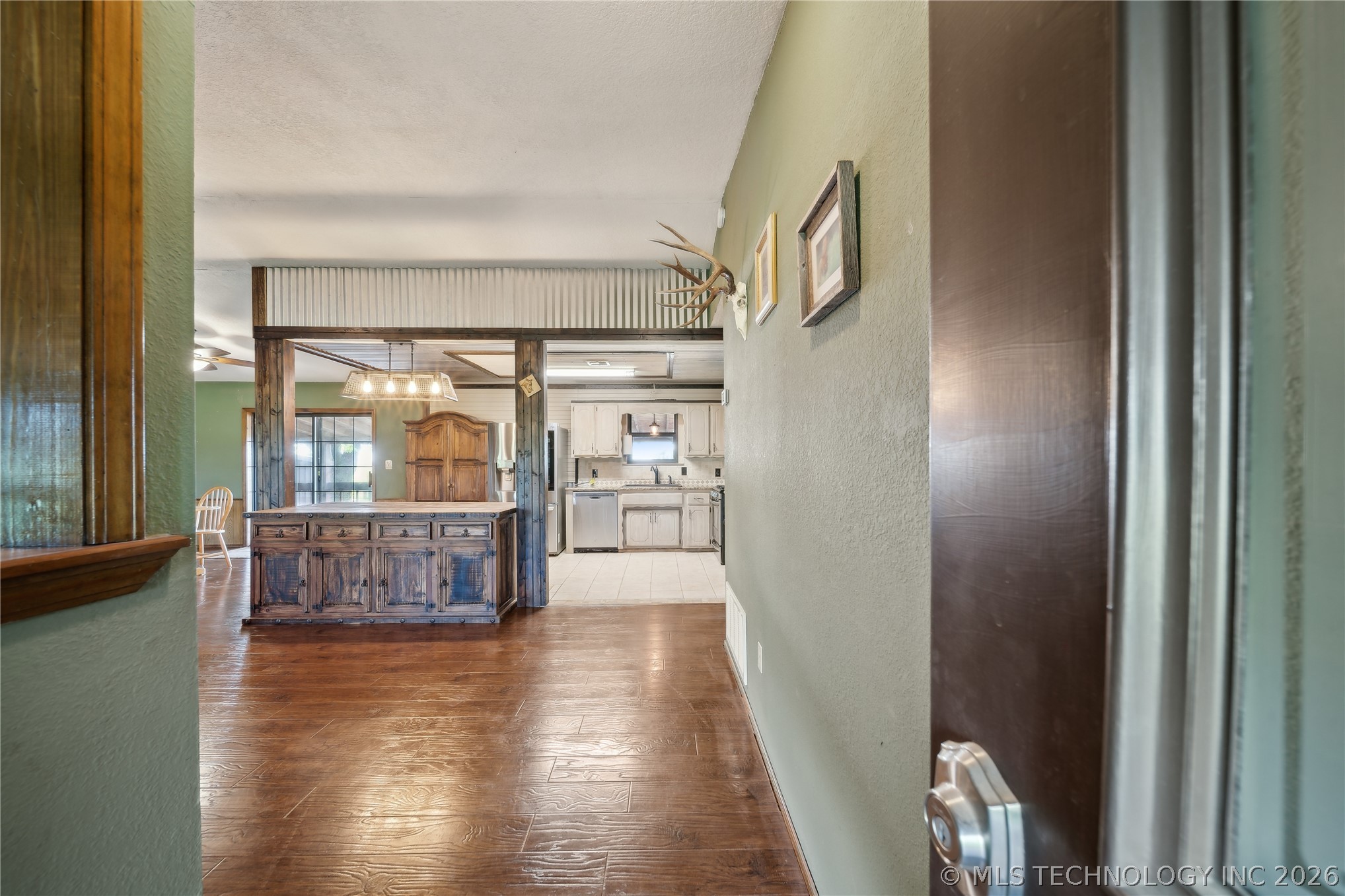 1202 Oak Grove Road Property Photo 4