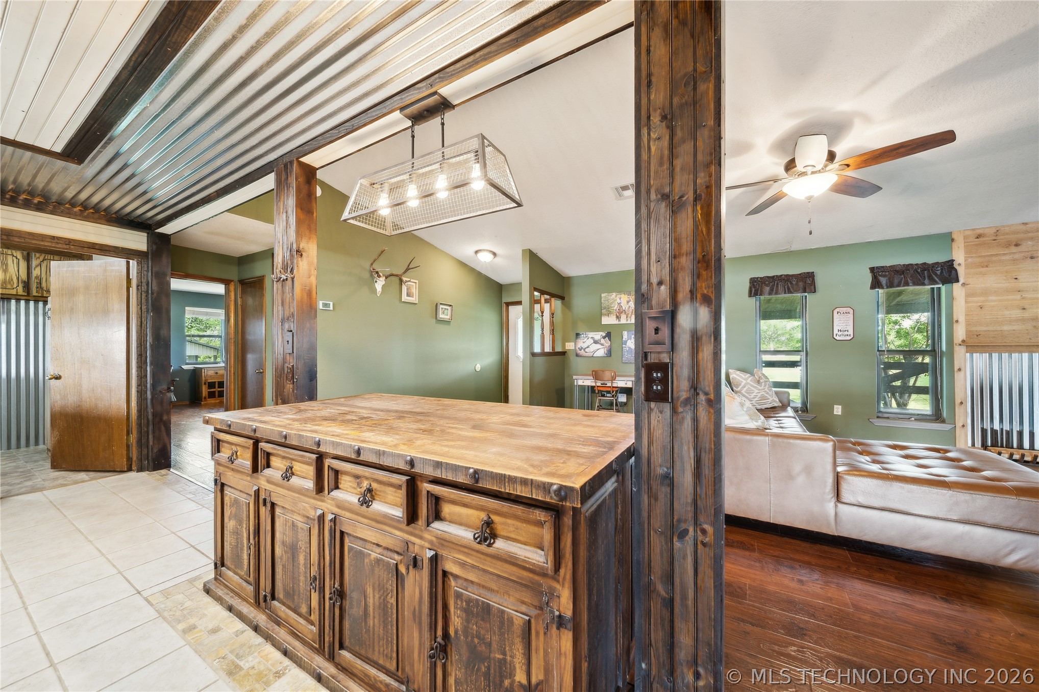 1202 Oak Grove Road Property Photo 10