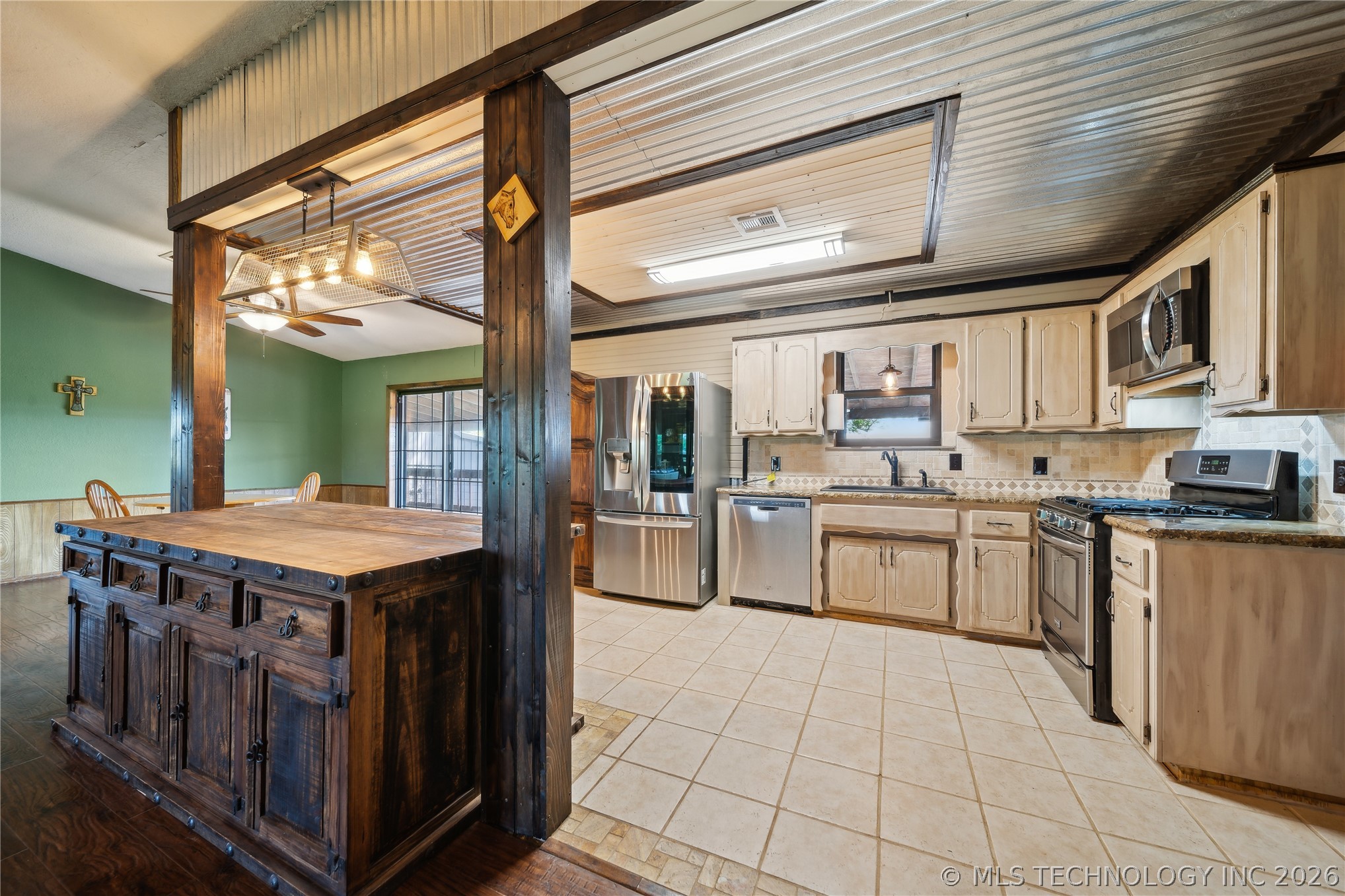 1202 Oak Grove Road Property Photo 11
