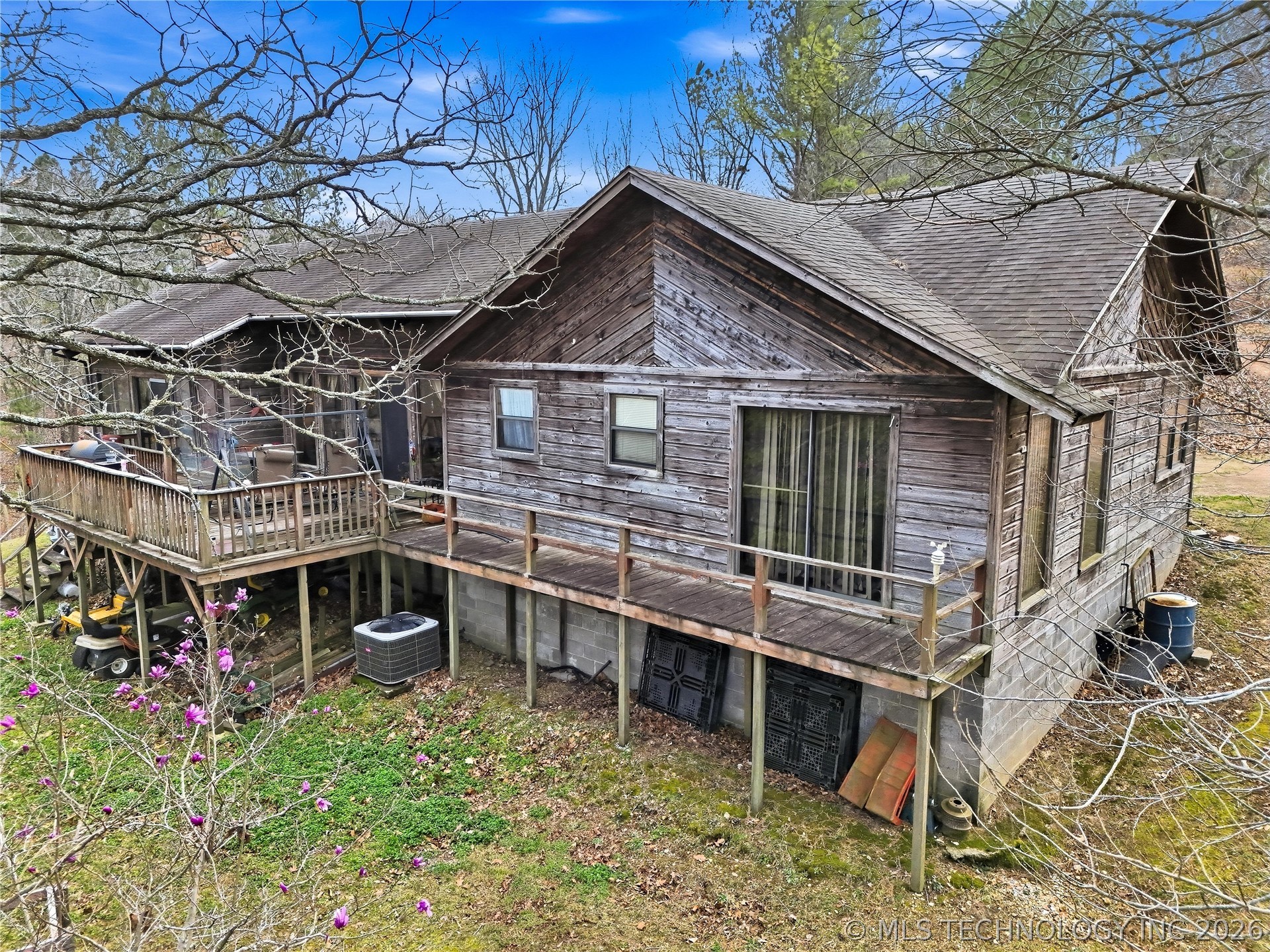 6611 N Starr Ridge Road Property Photo 3