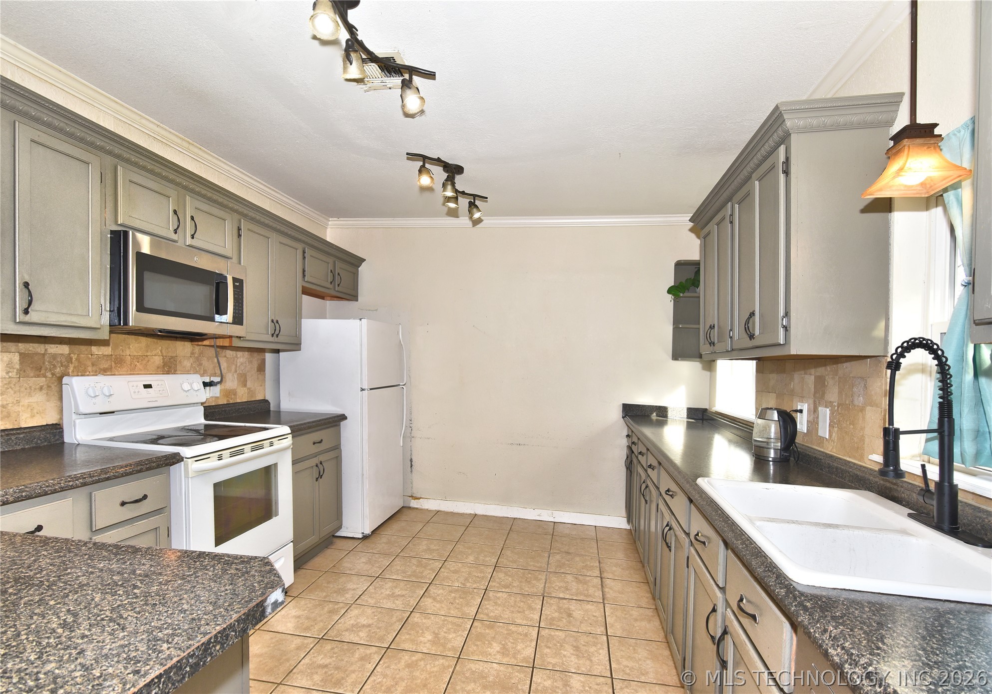 368461 E 5500 Street Property Photo 9