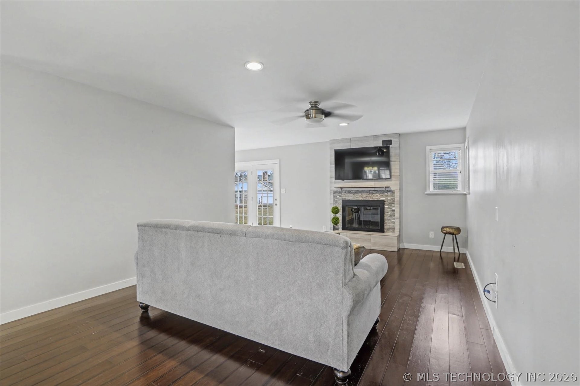 5021 S Irvington Place Property Photo 6