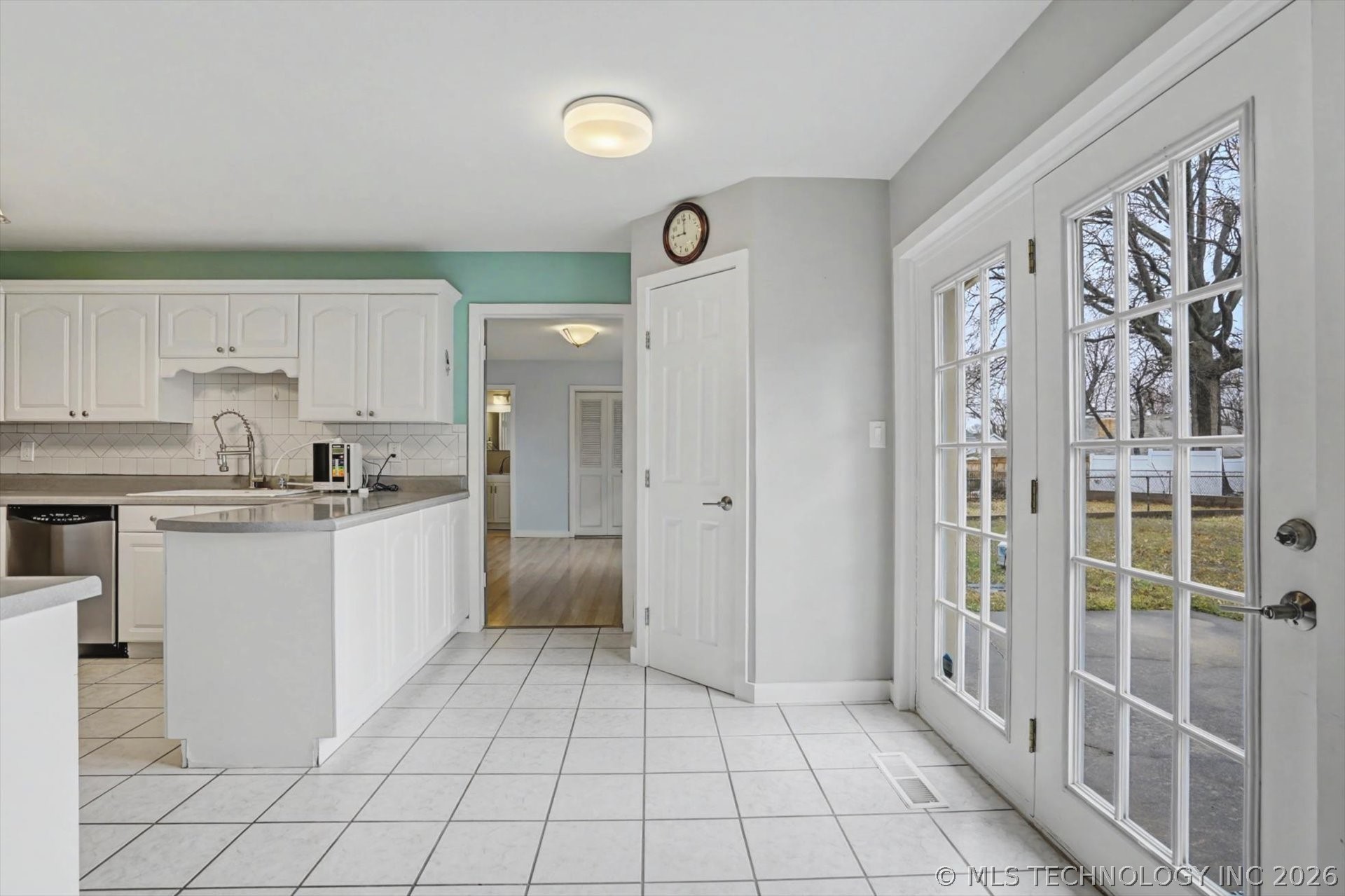 5021 S Irvington Place Property Photo 15