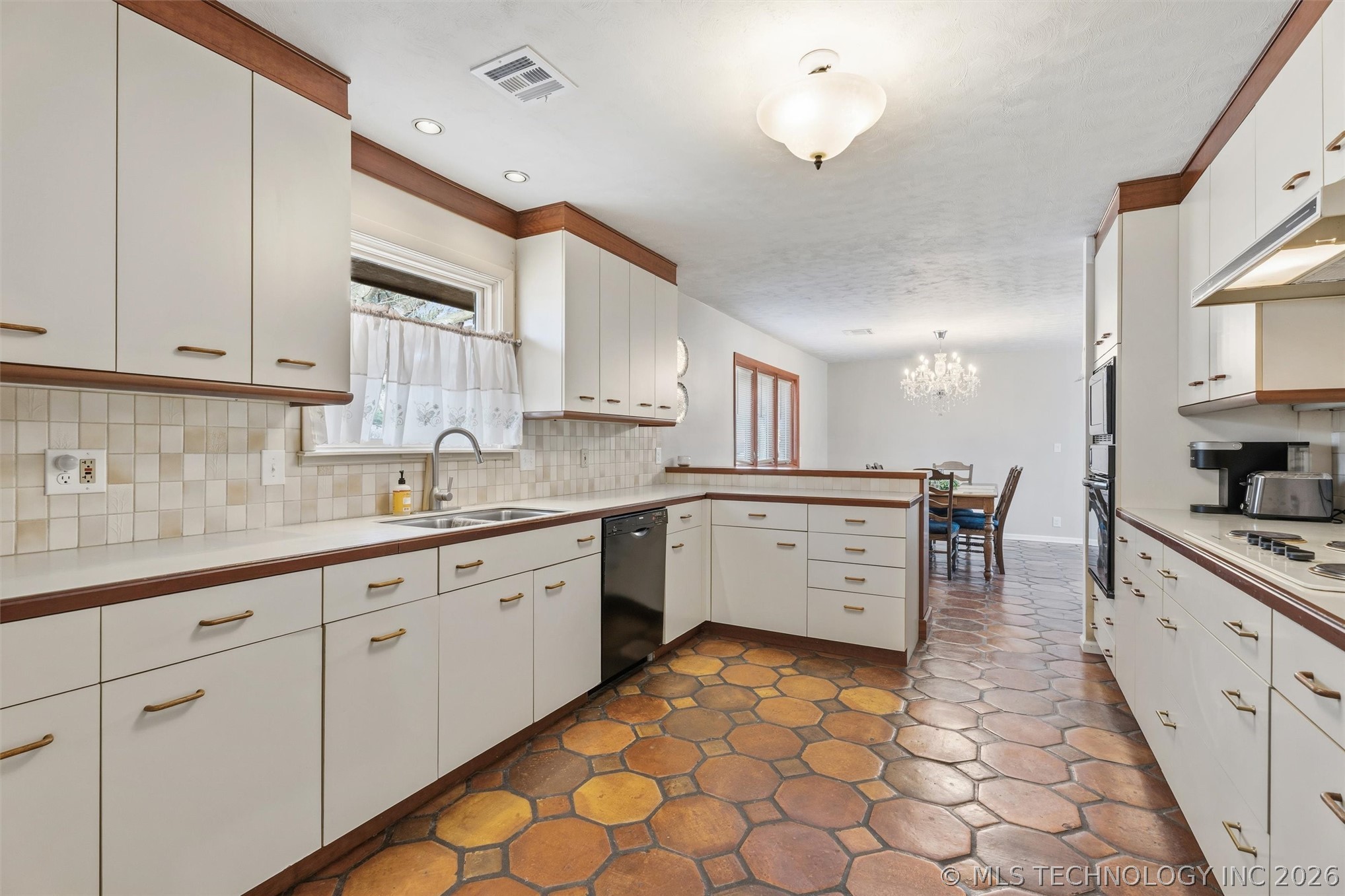 1410 Macklyn Lane Property Photo 11