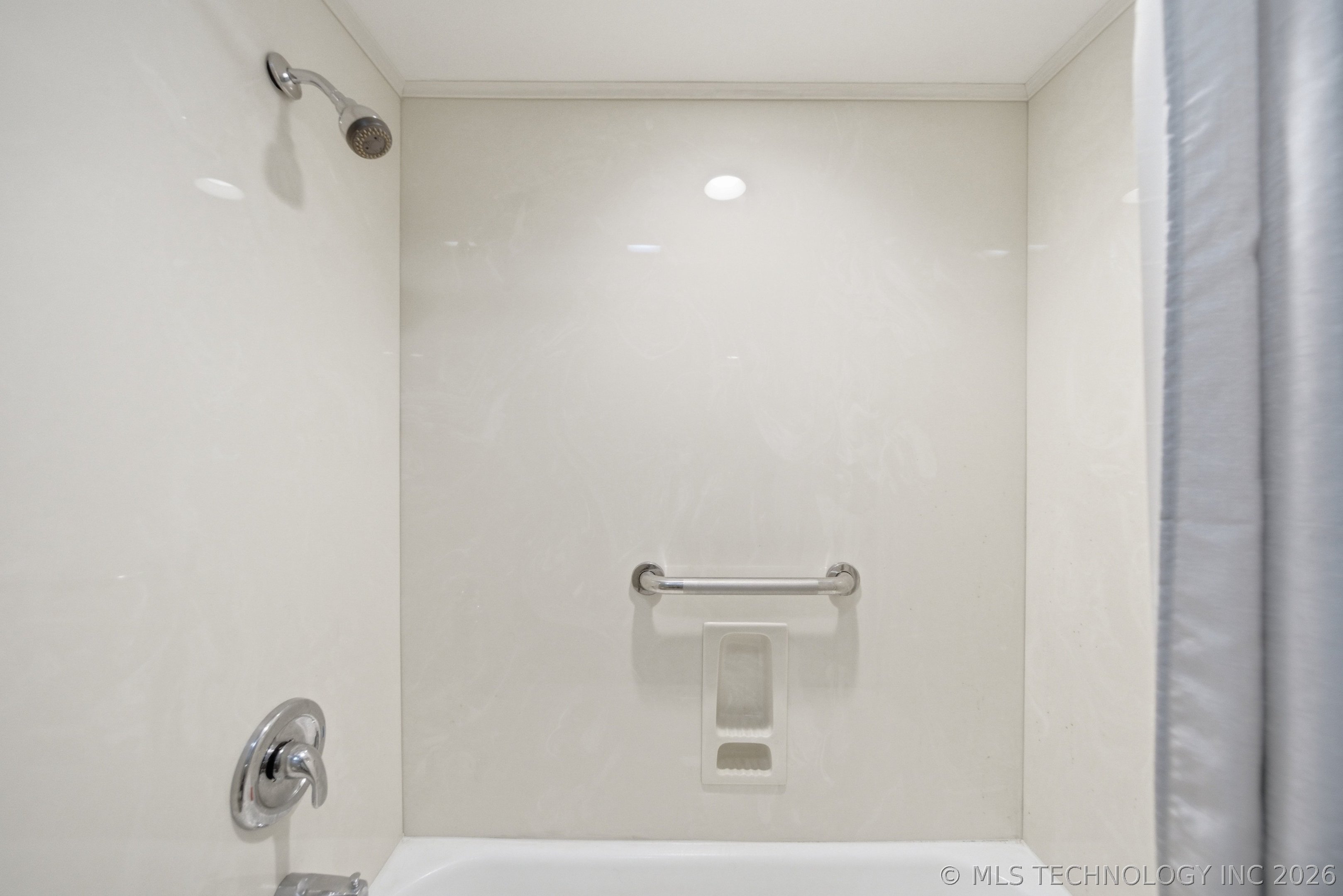 2840 E 84th Street 20 Property Photo 25