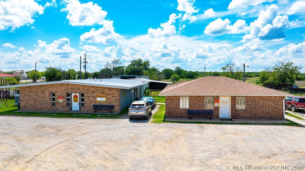 1853 S Broadway Street Property Photo 4