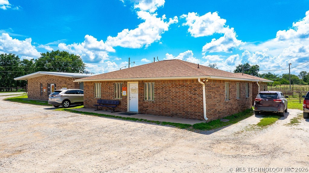 1853 S Broadway Street Property Photo 10