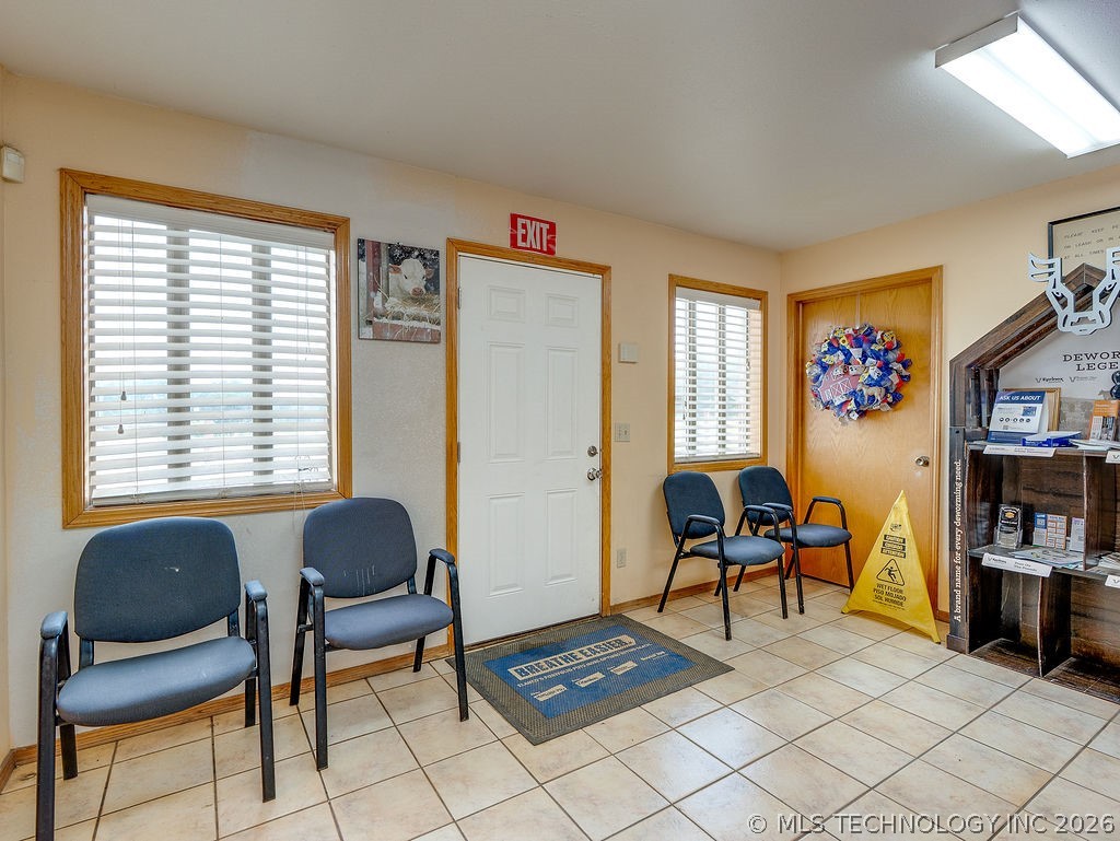 1853 S Broadway Street Property Photo 17