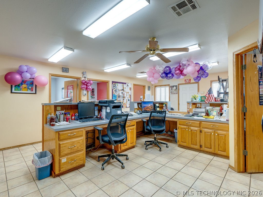 1853 S Broadway Street Property Photo 19