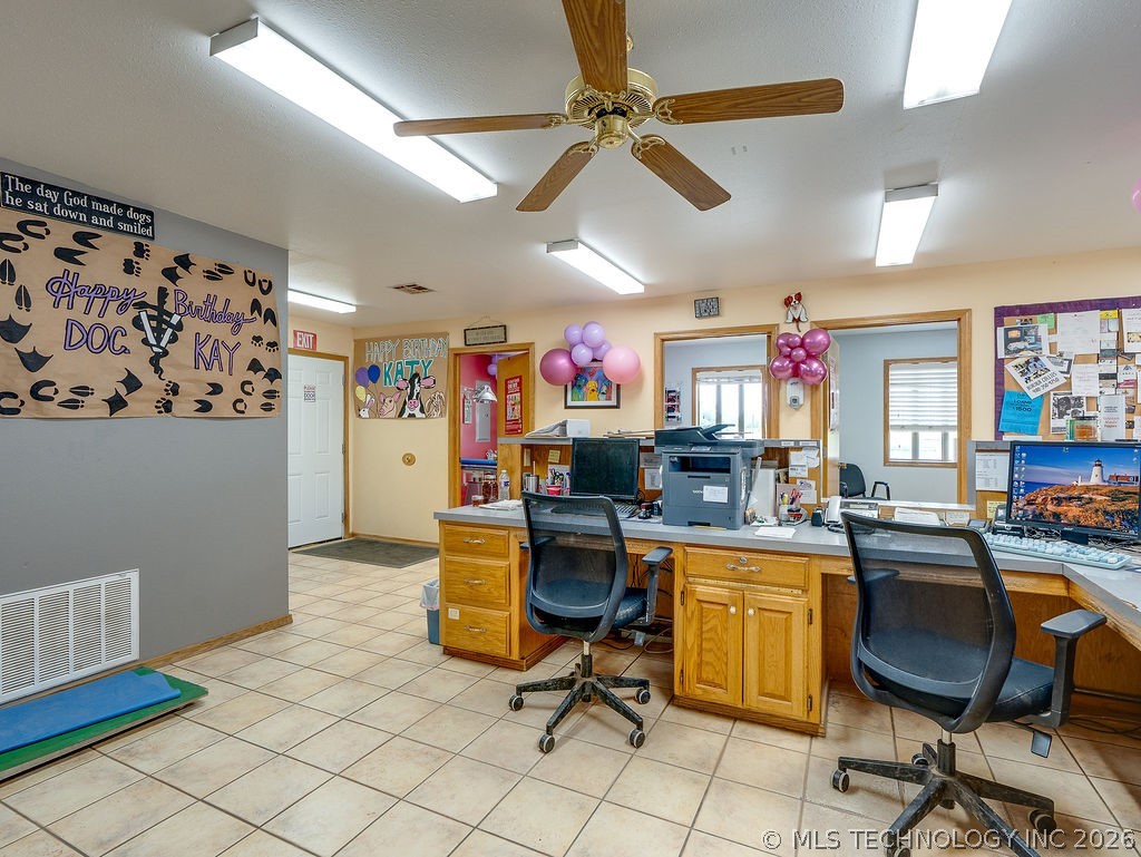 1853 S Broadway Street Property Photo 20