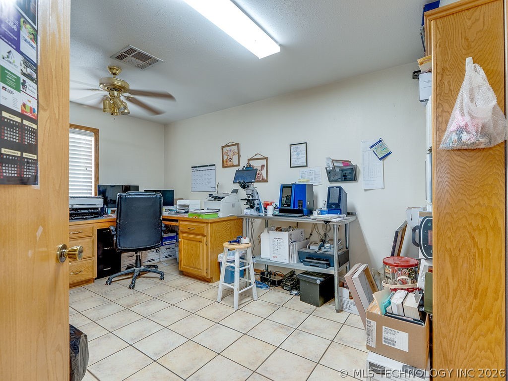 1853 S Broadway Street Property Photo 22