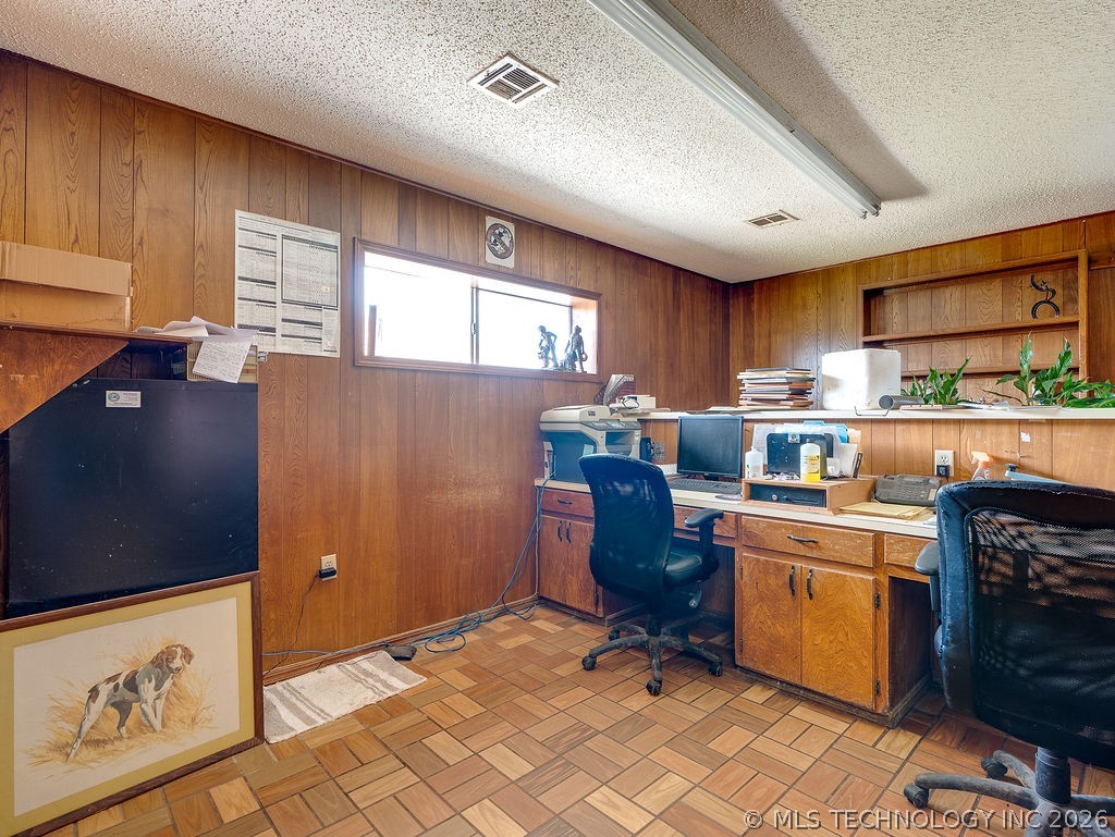 1853 S Broadway Street Property Photo 37