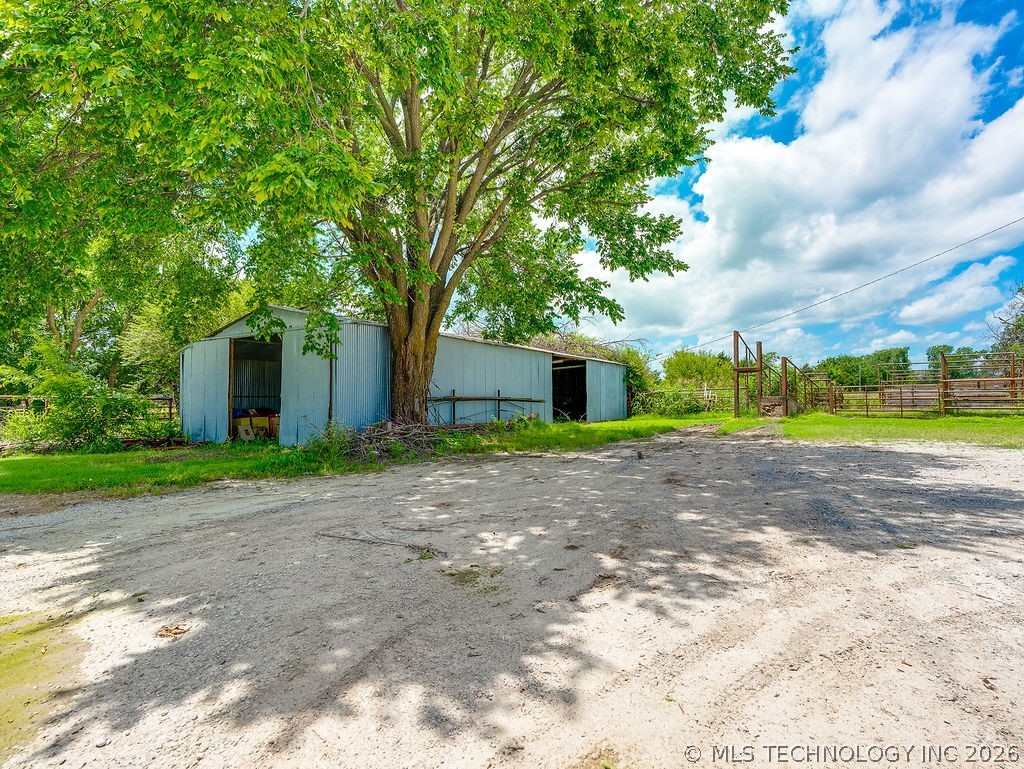 1853 S Broadway Street Property Photo 58