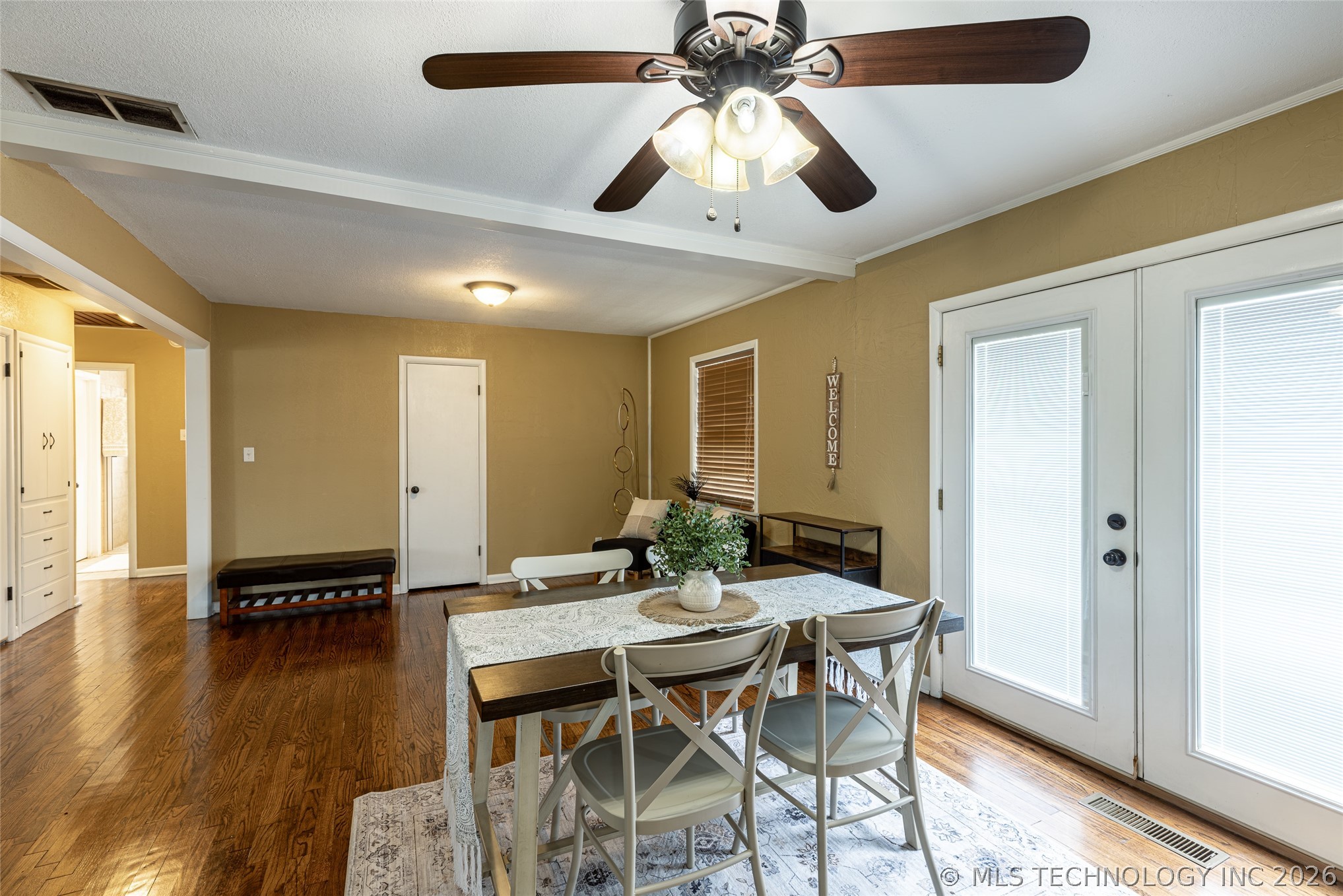 337 E 15th Street Property Photo 9