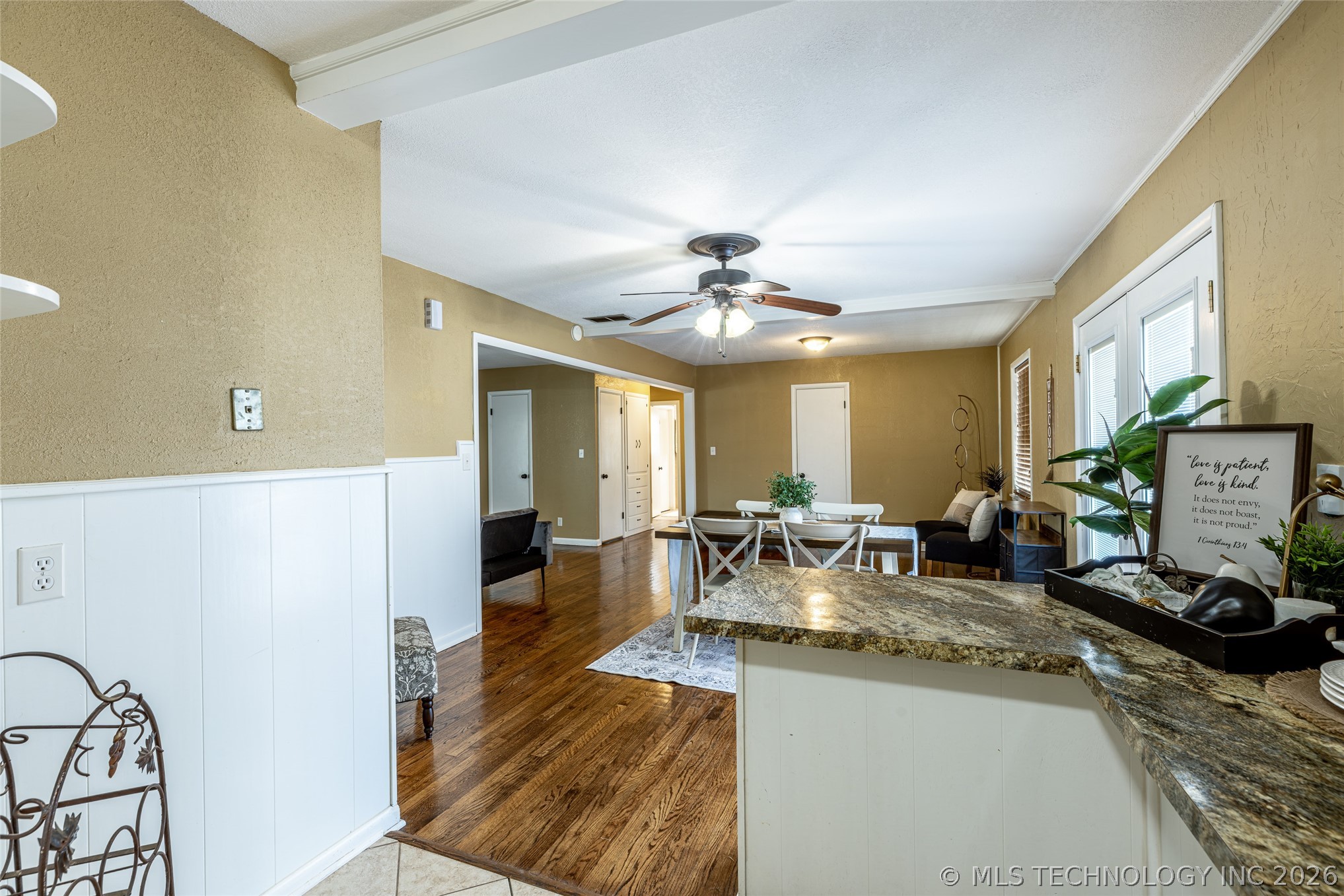 337 E 15th Street Property Photo 12