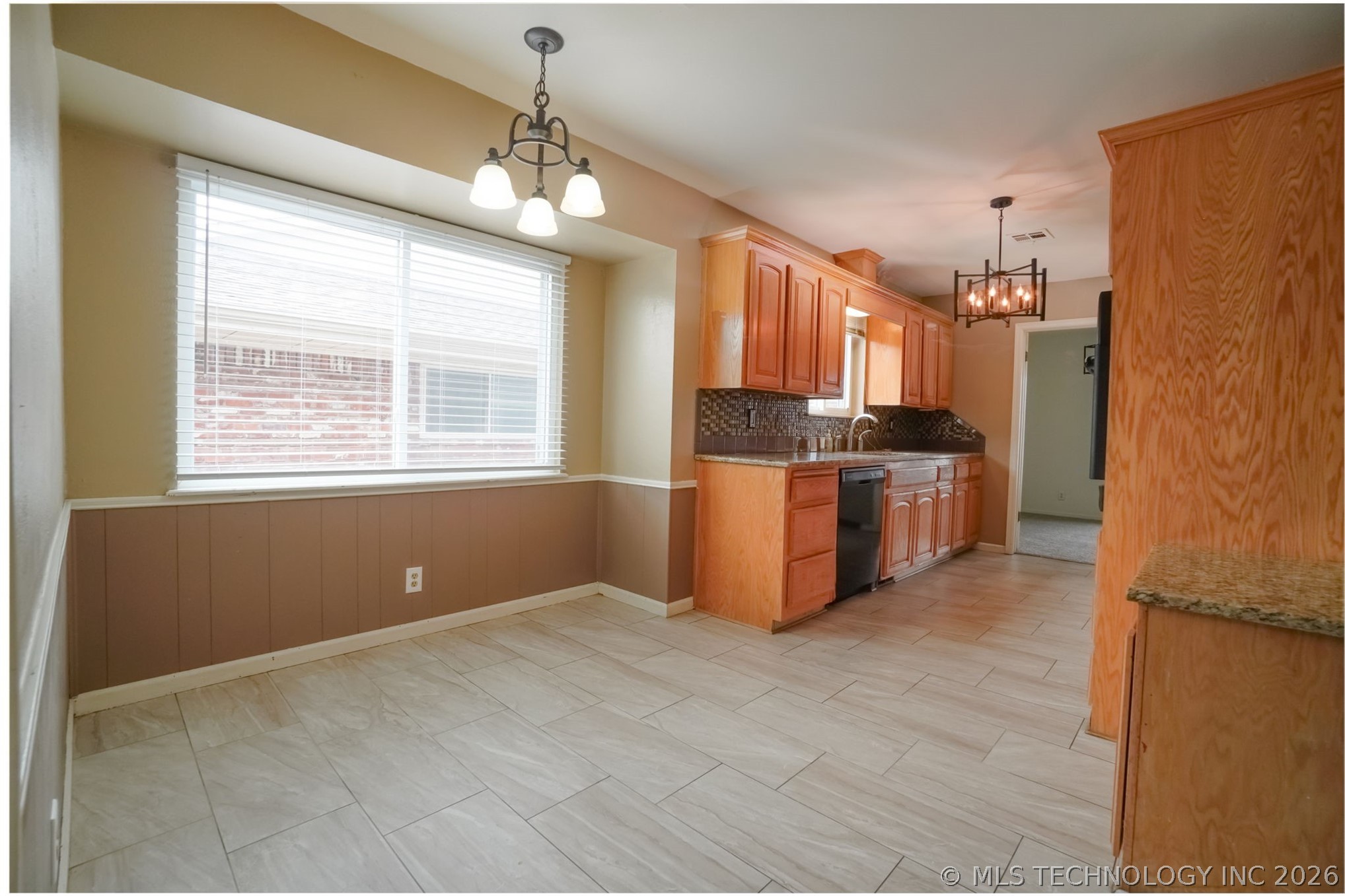 6820 E 48th Street Property Photo 10