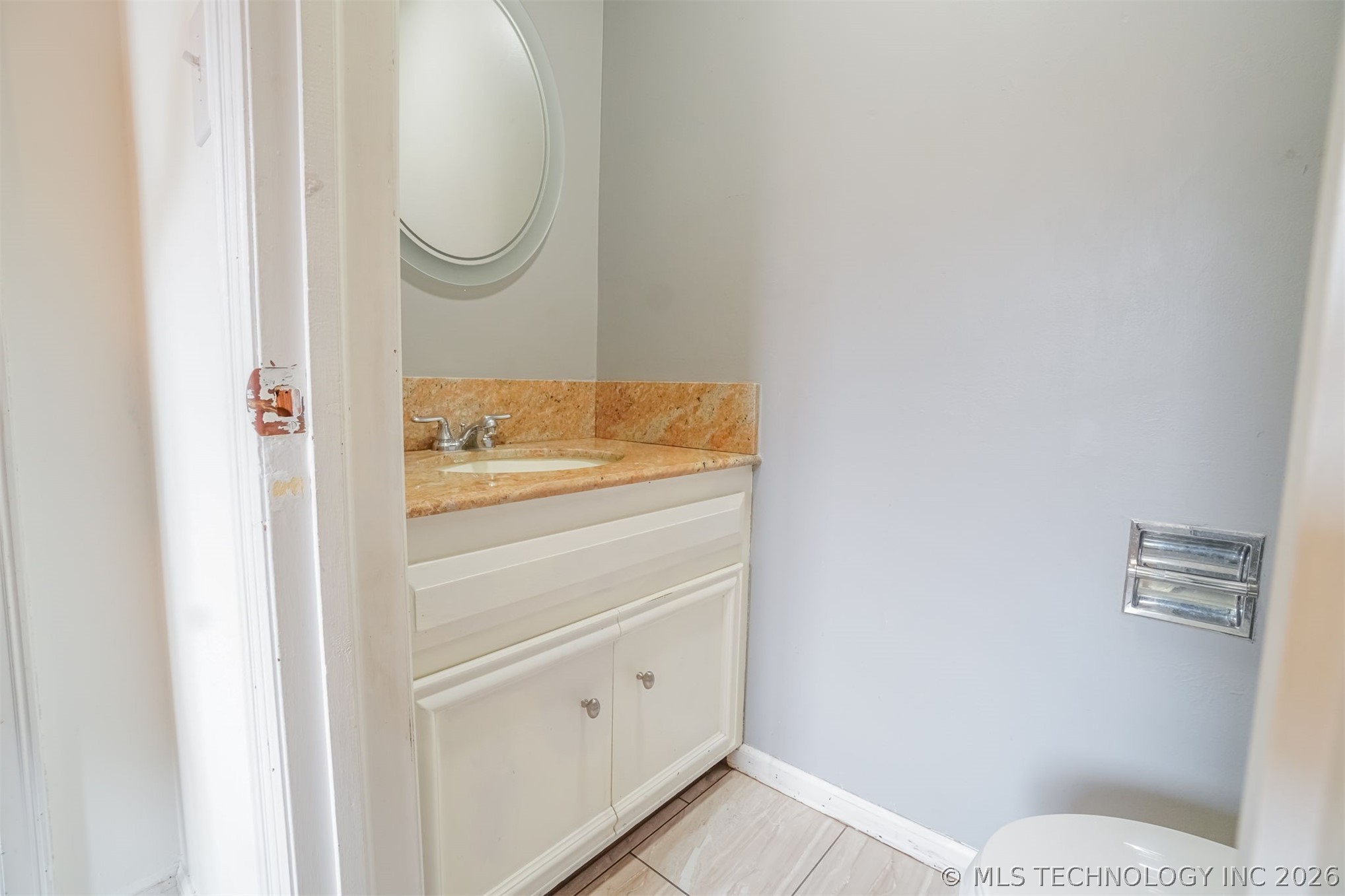 6820 E 48th Street Property Photo 12