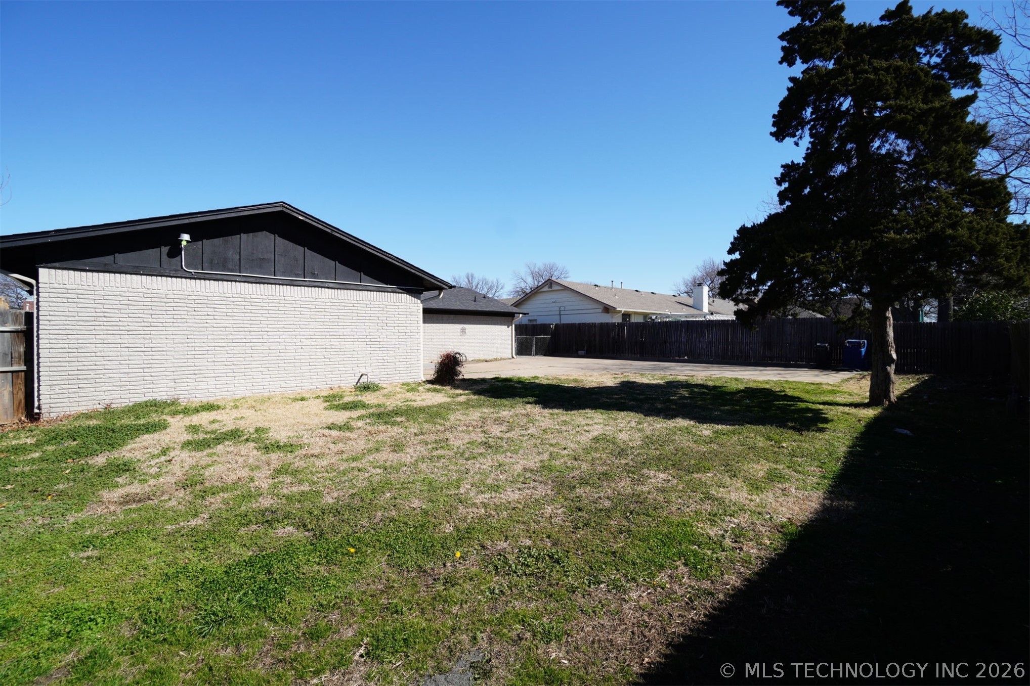 6820 E 48th Street Property Photo 27