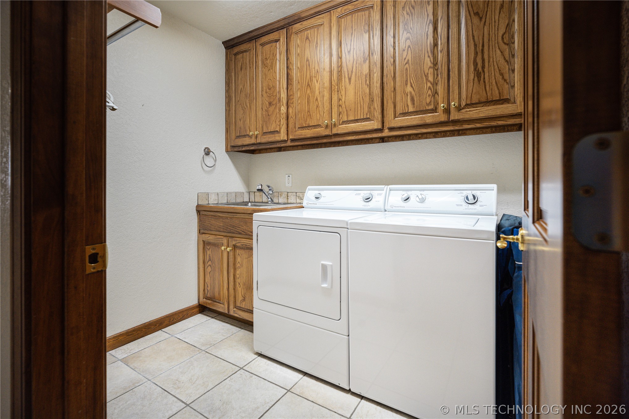 8775 Leonard Street Property Photo 23