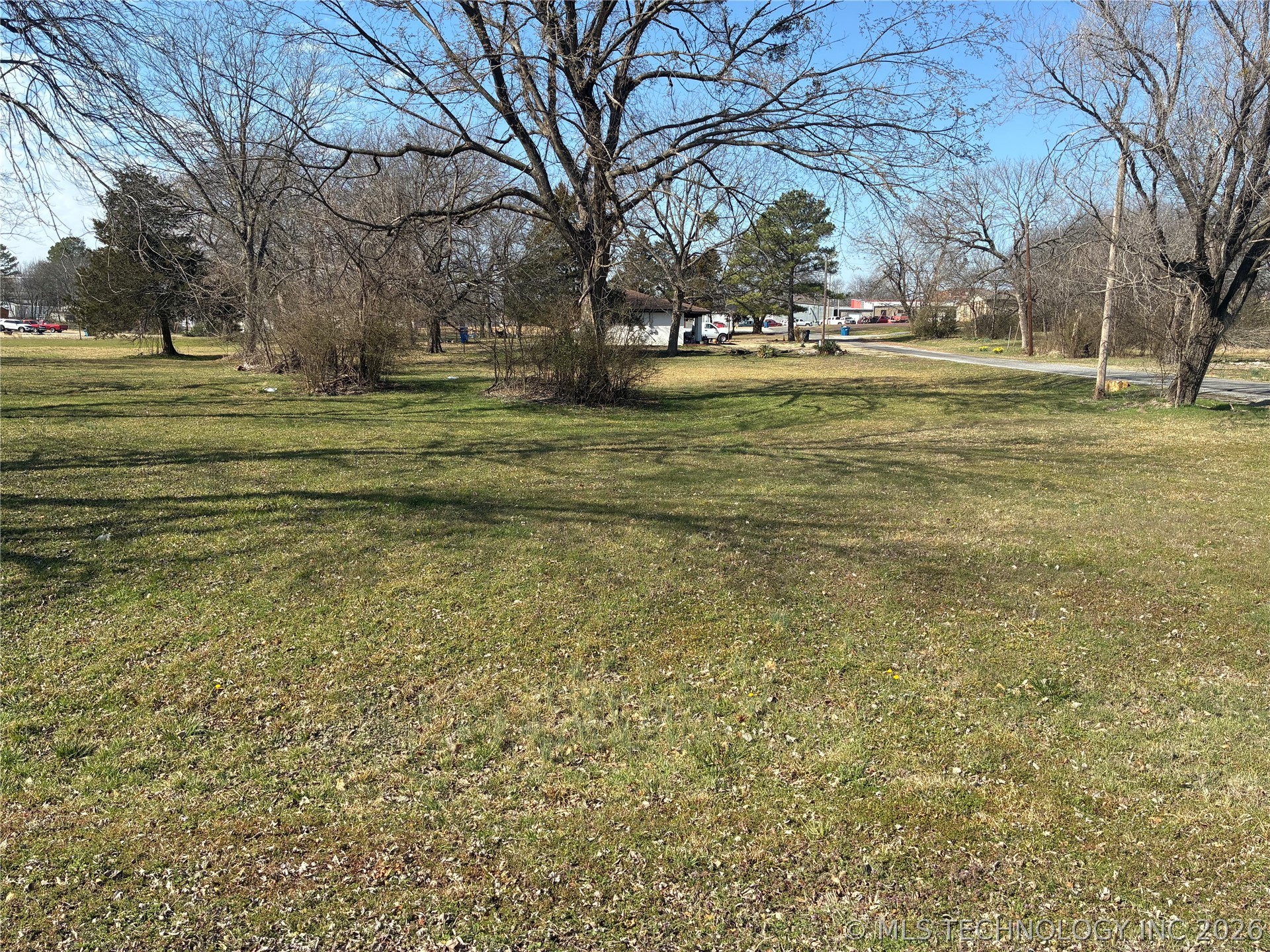 001 Se Monroe Avenue Property Photo 2
