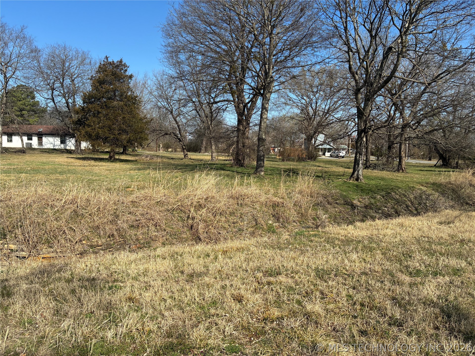 001 Se Monroe Avenue Property Photo 6