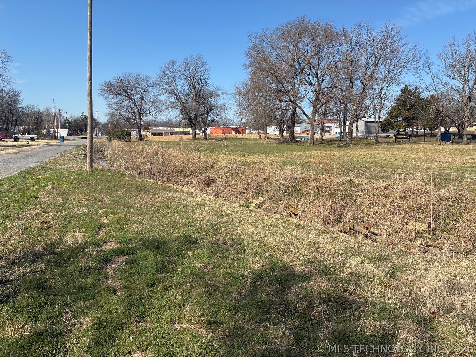 001 Se Monroe Avenue Property Photo 8