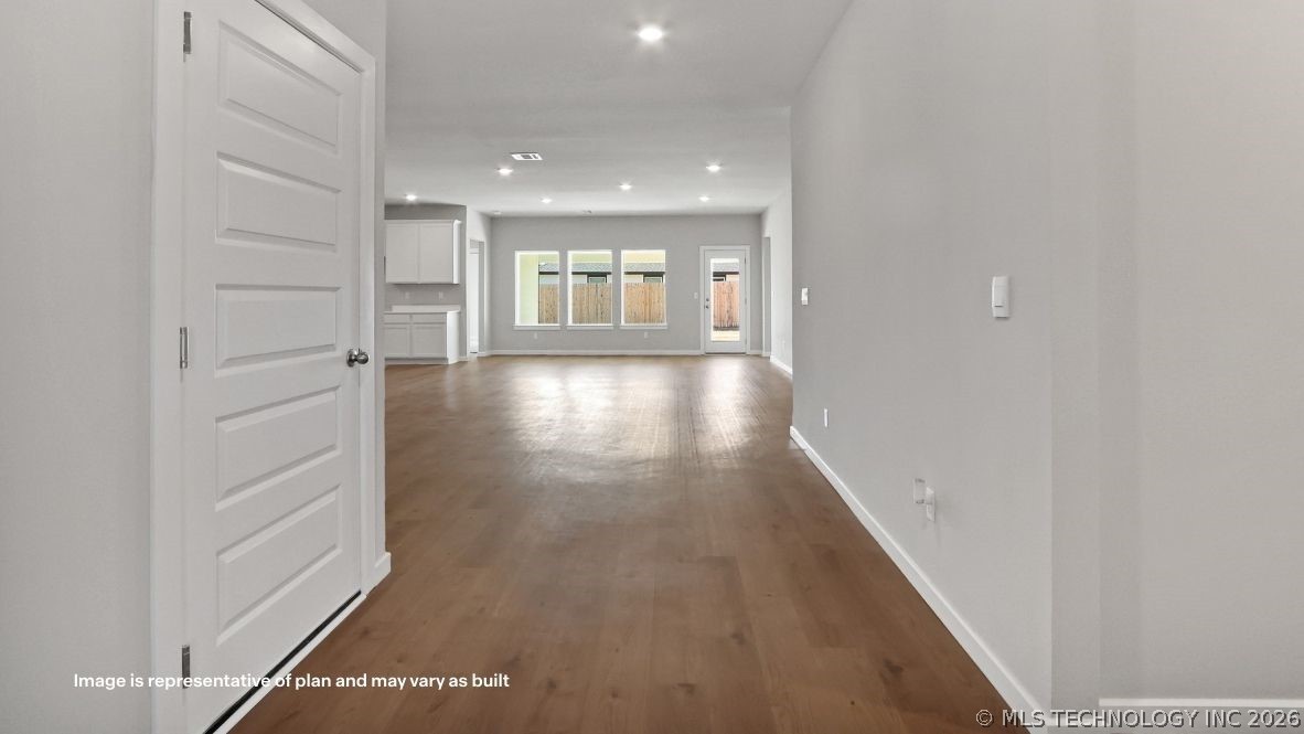 10108 E 131st Place S Property Photo 4