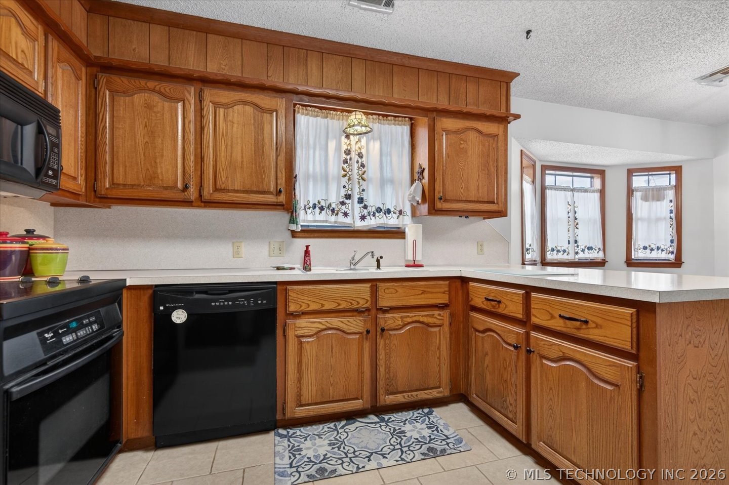 2001 Se Stonehenge Drive Property Photo 8
