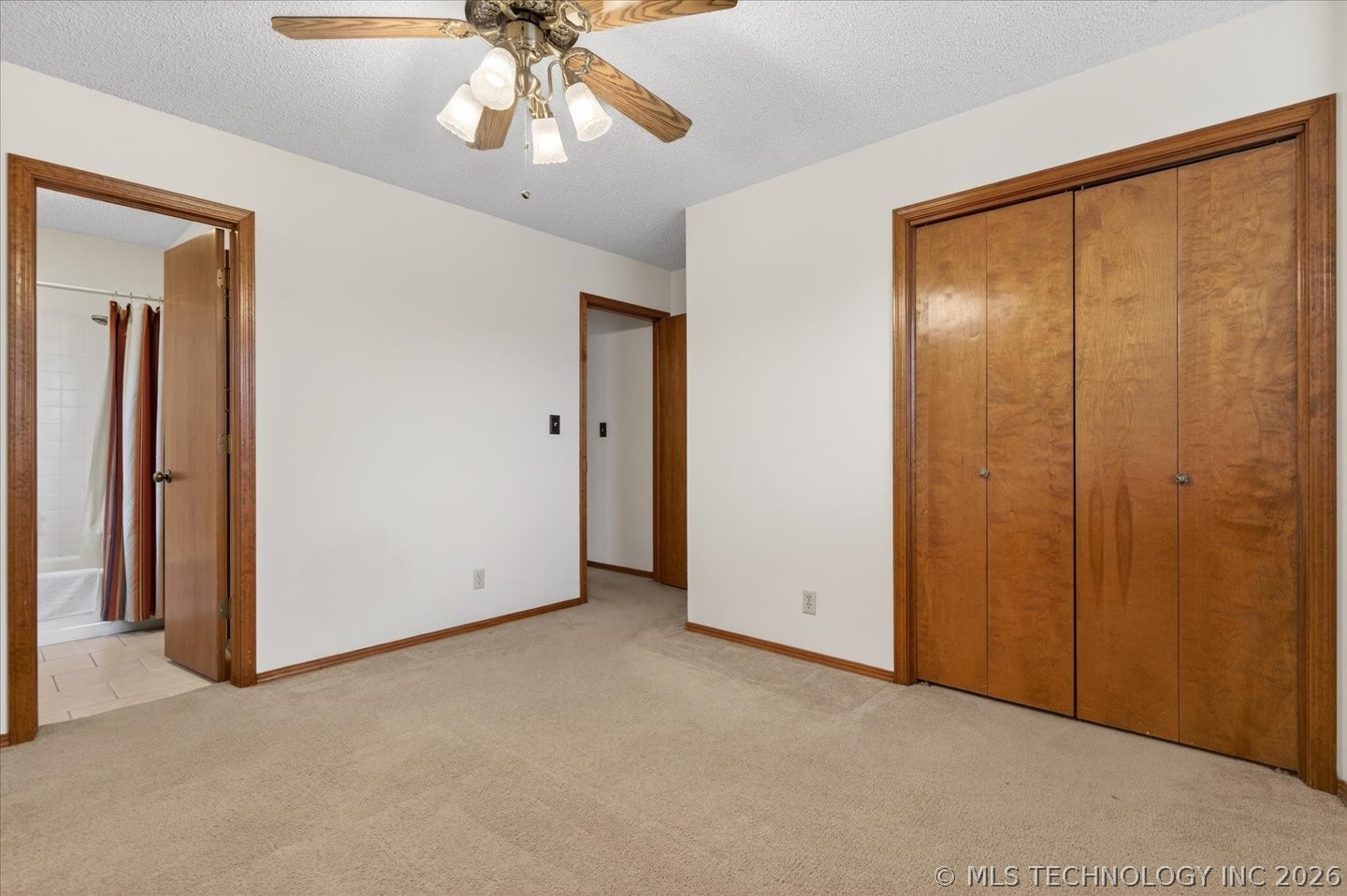 2001 Se Stonehenge Drive Property Photo 15