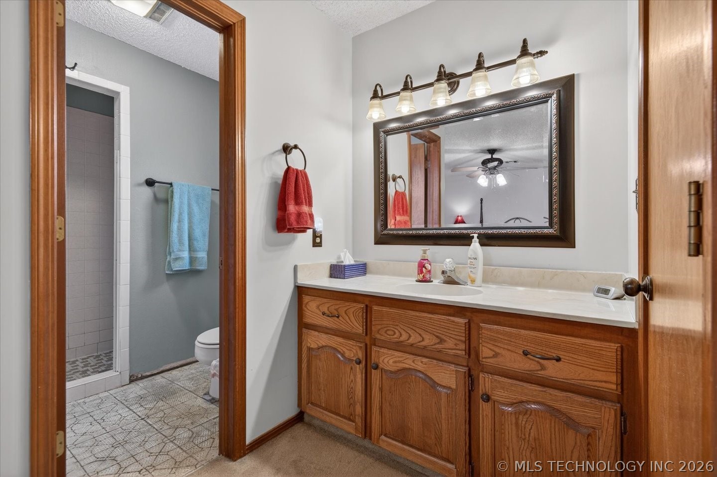 2001 Se Stonehenge Drive Property Photo 21
