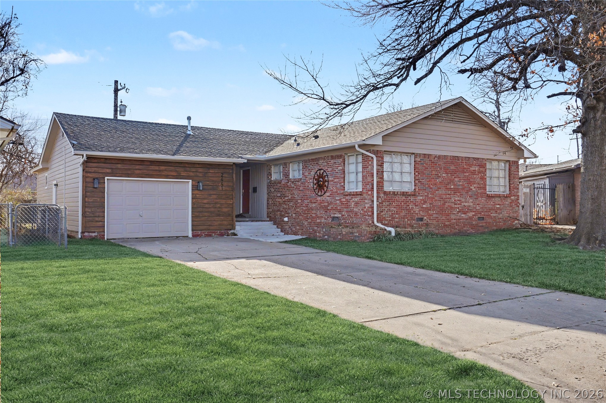 2441 S Norwood Avenue Property Photo 1