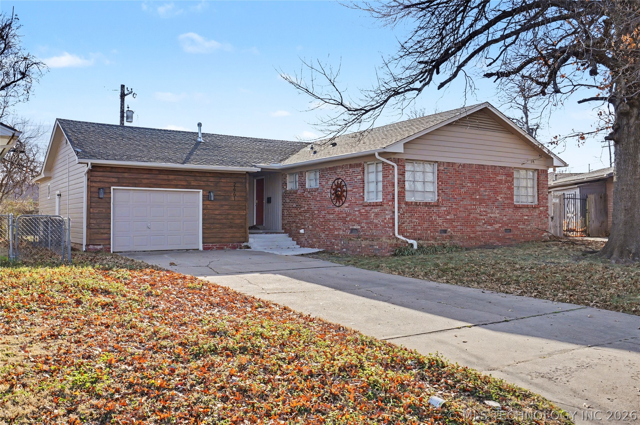 2441 S Norwood Avenue Property Photo 2
