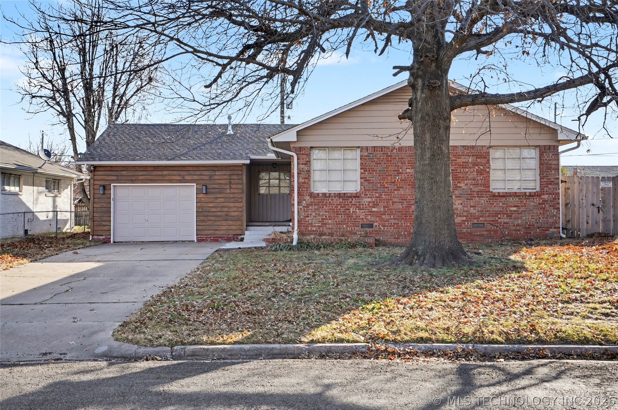 2441 S Norwood Avenue Property Photo 3
