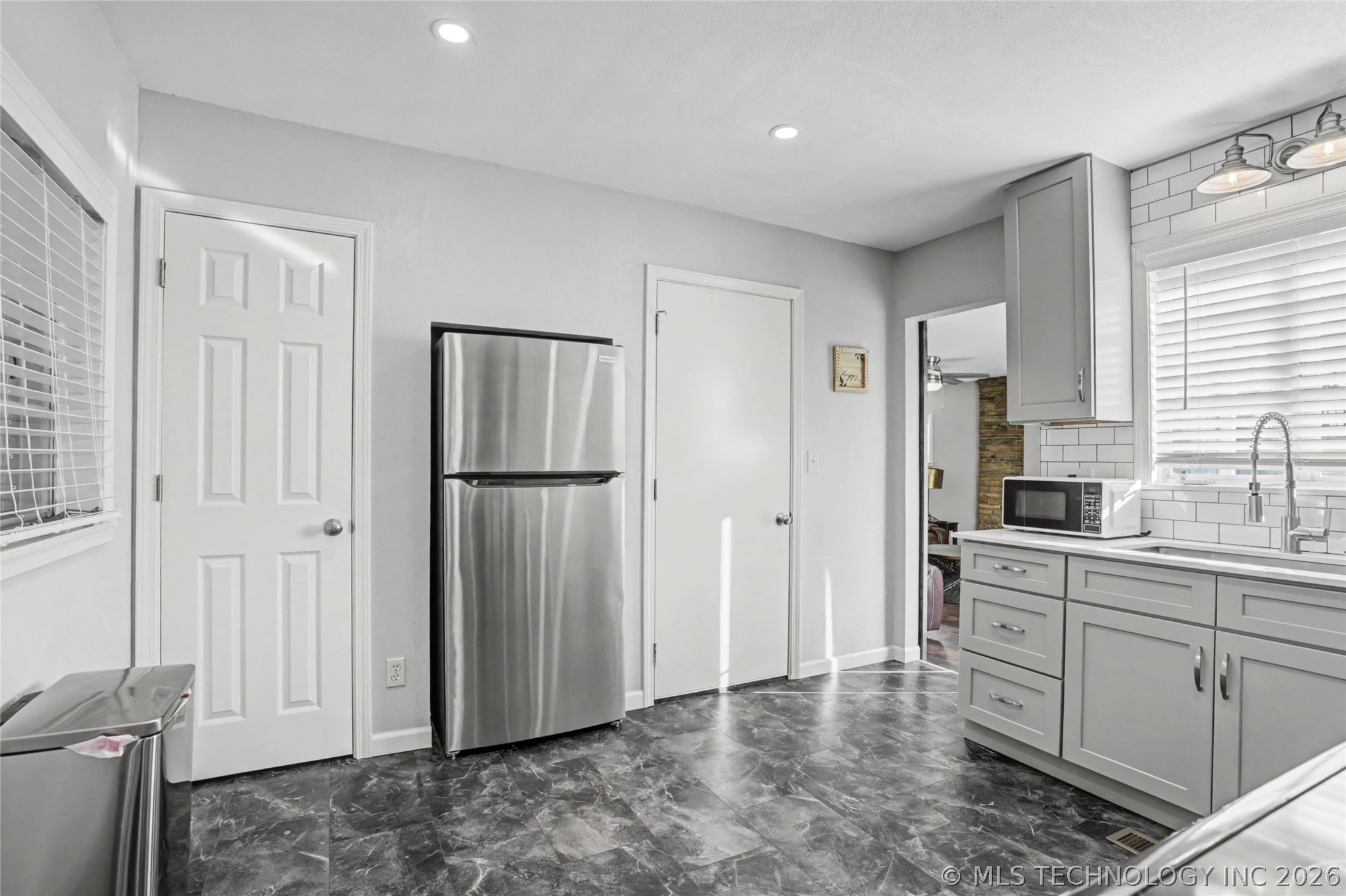 2441 S Norwood Avenue Property Photo 8
